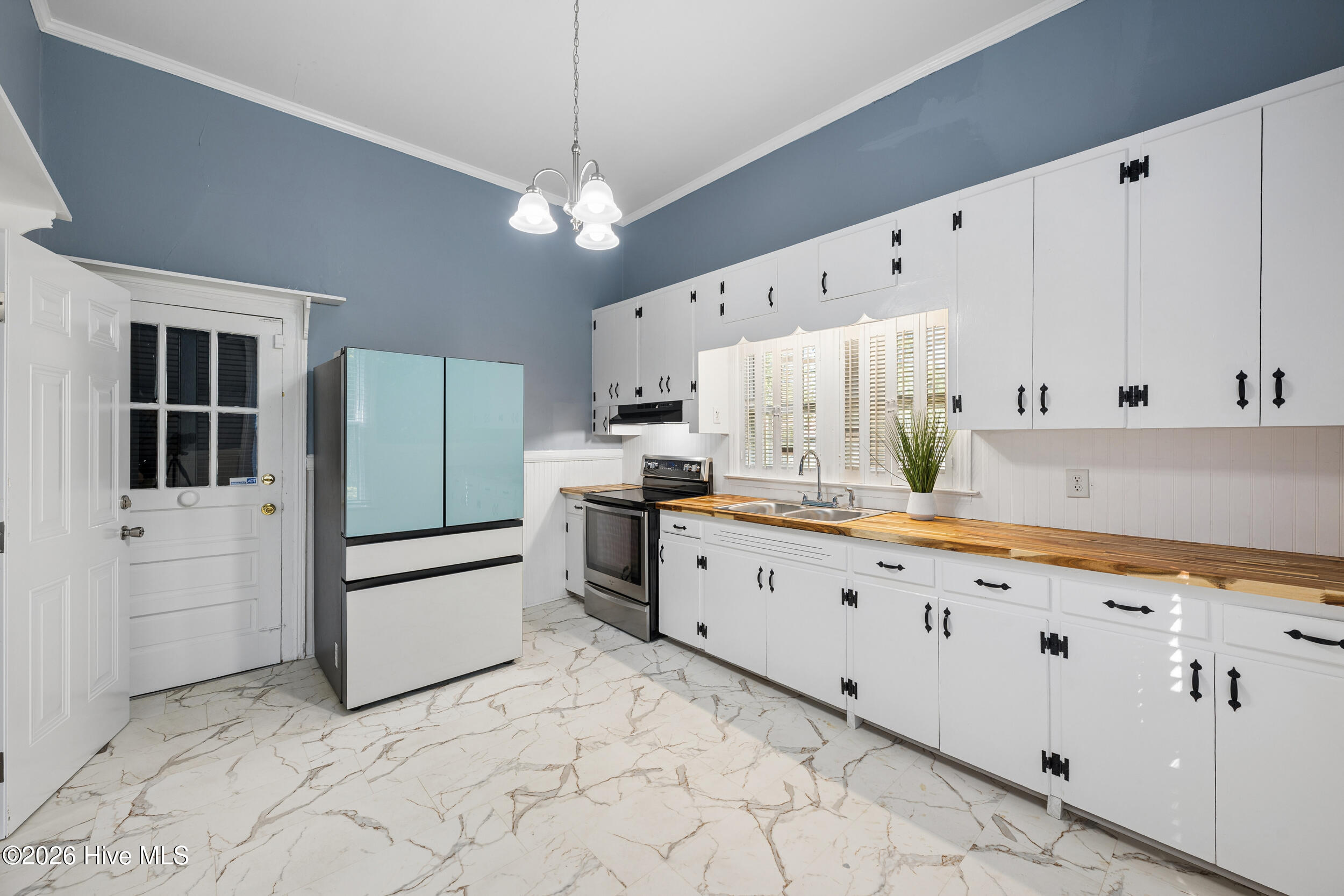412 W Walnut Street