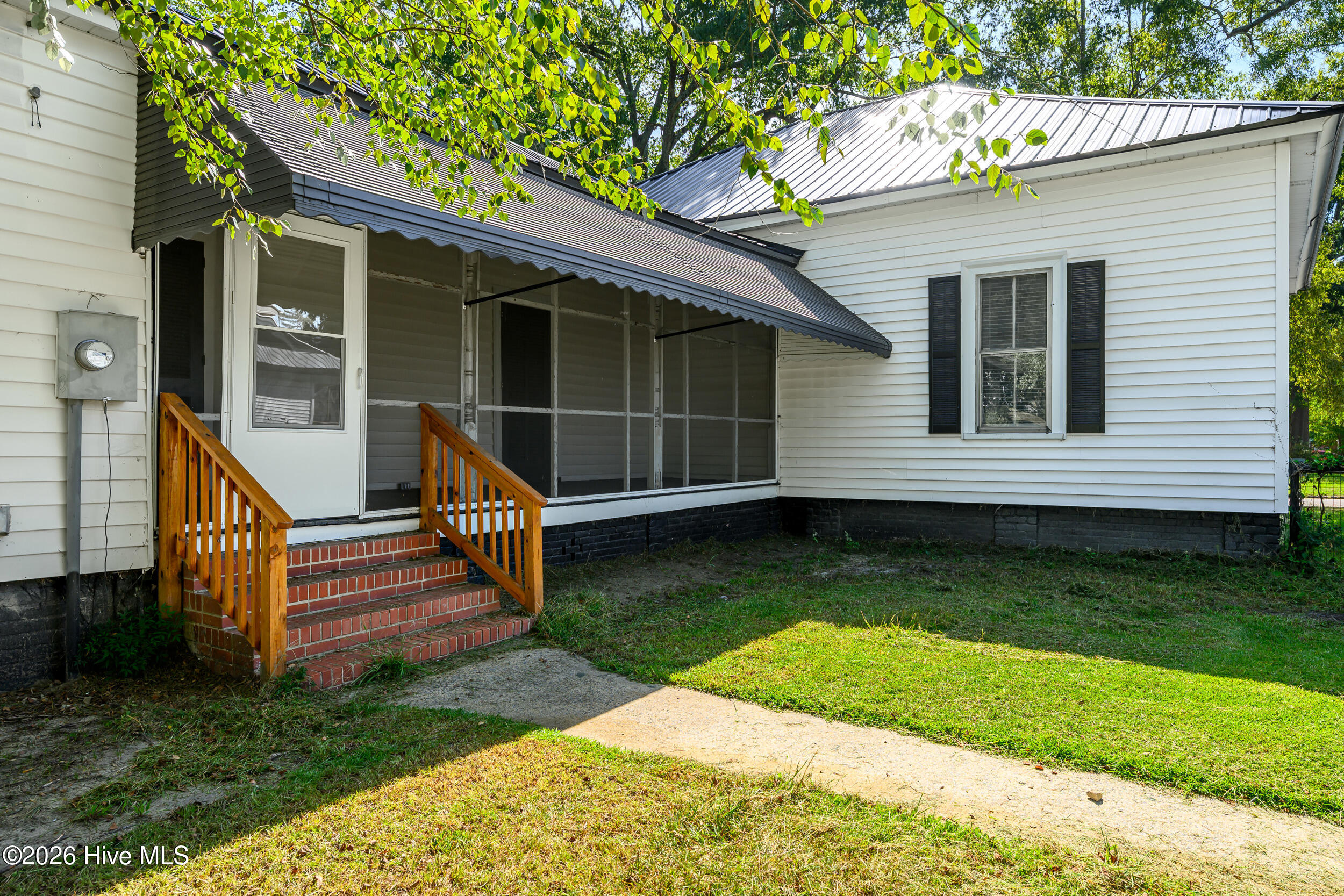 412 W Walnut Street