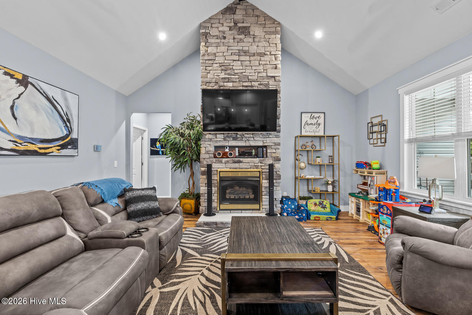 118 King Estates Road