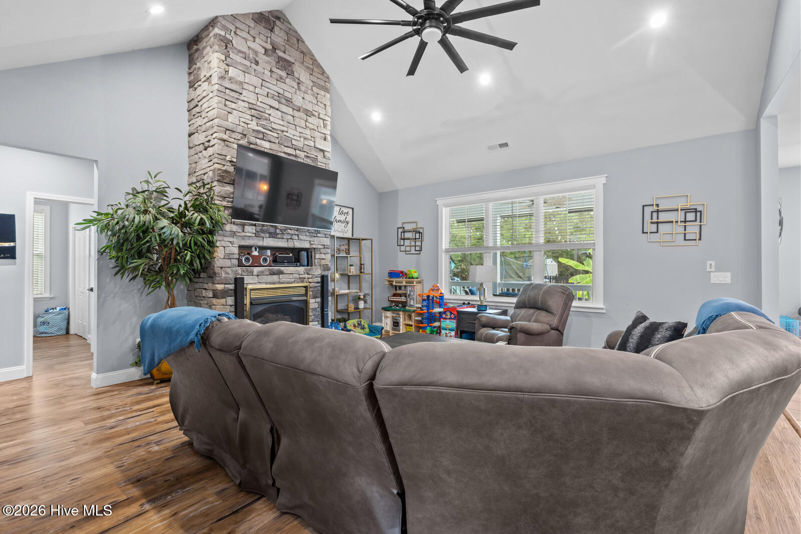 118 King Estates Road