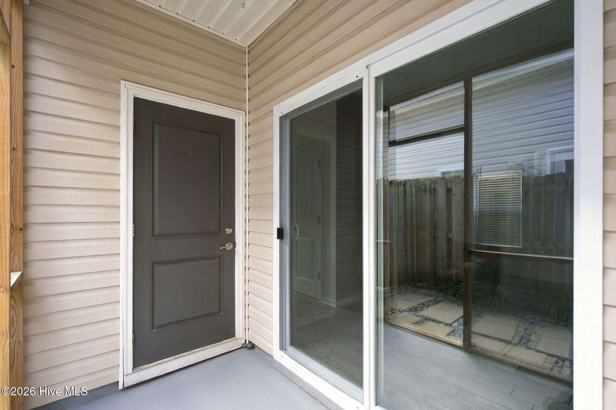 823 Isle Of Palms Way