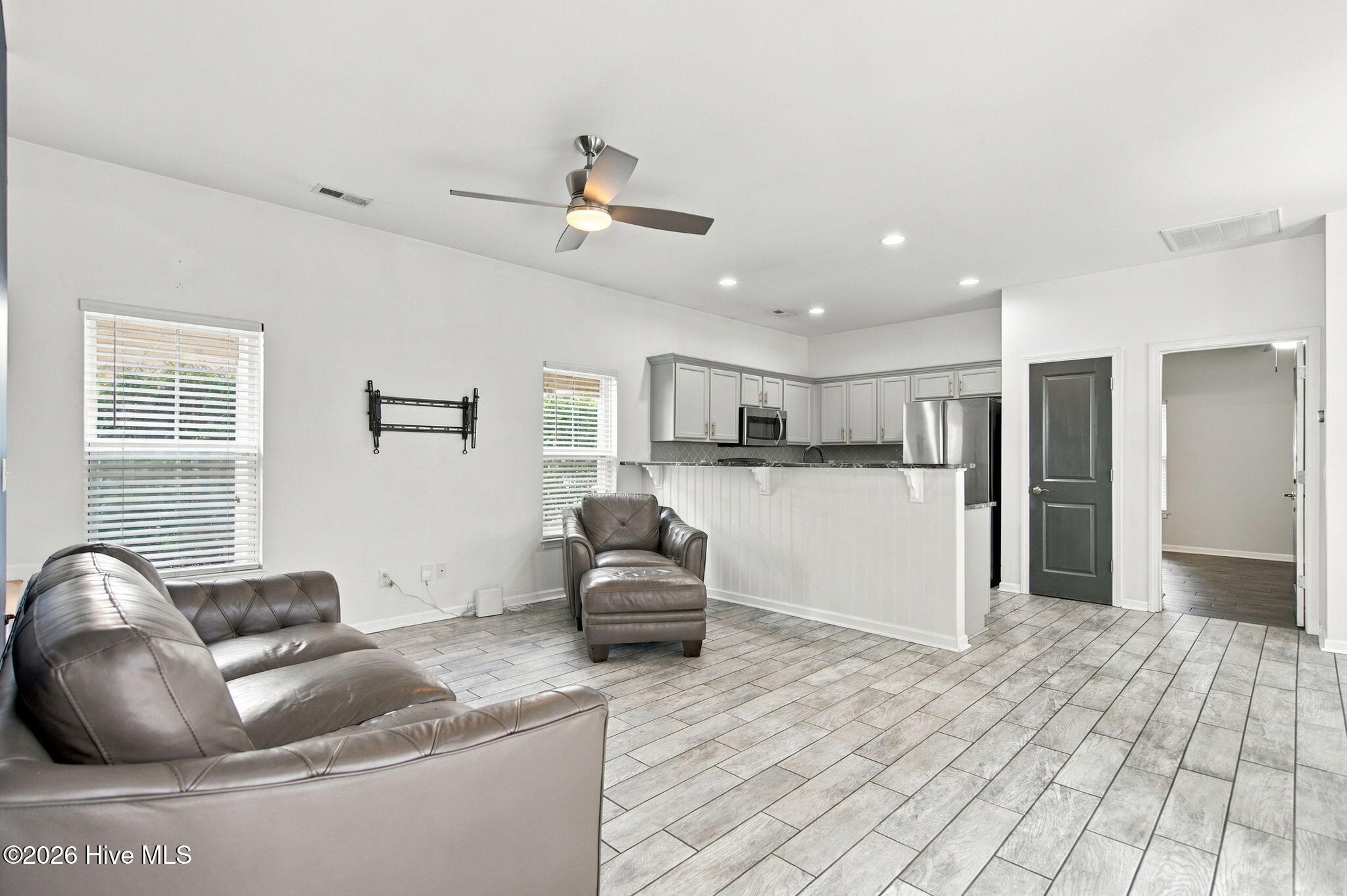 823 Isle Of Palms Way