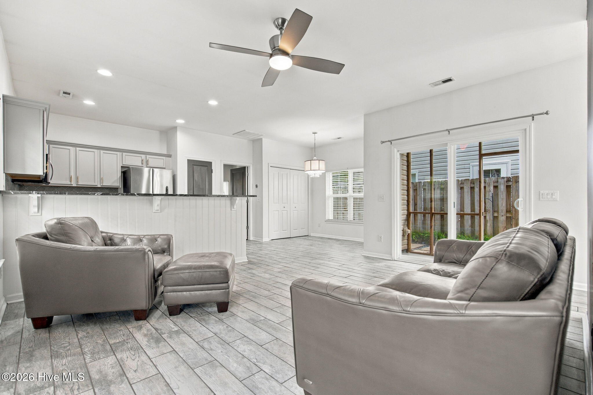 823 Isle Of Palms Way