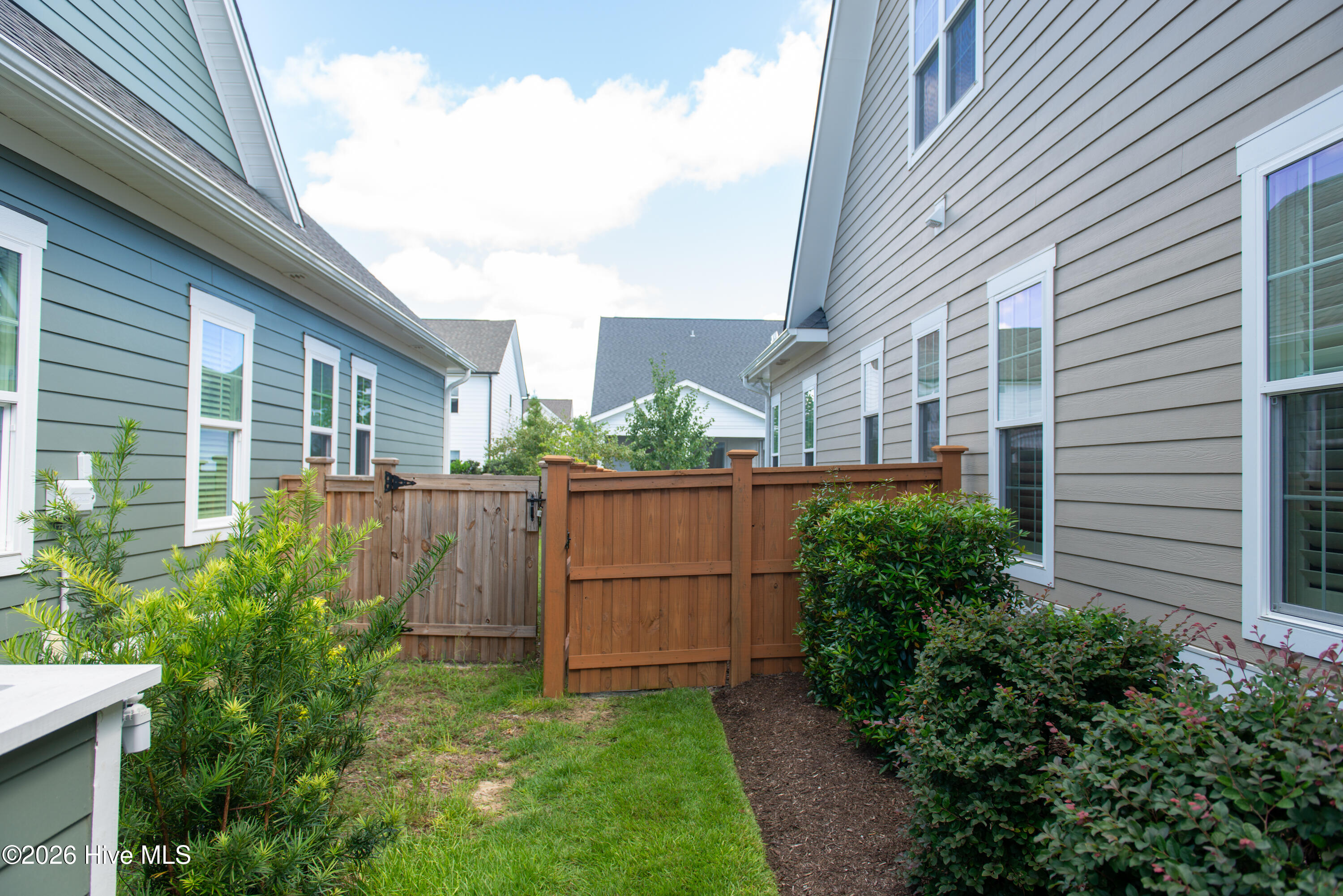 939 Bradshaw Terrace