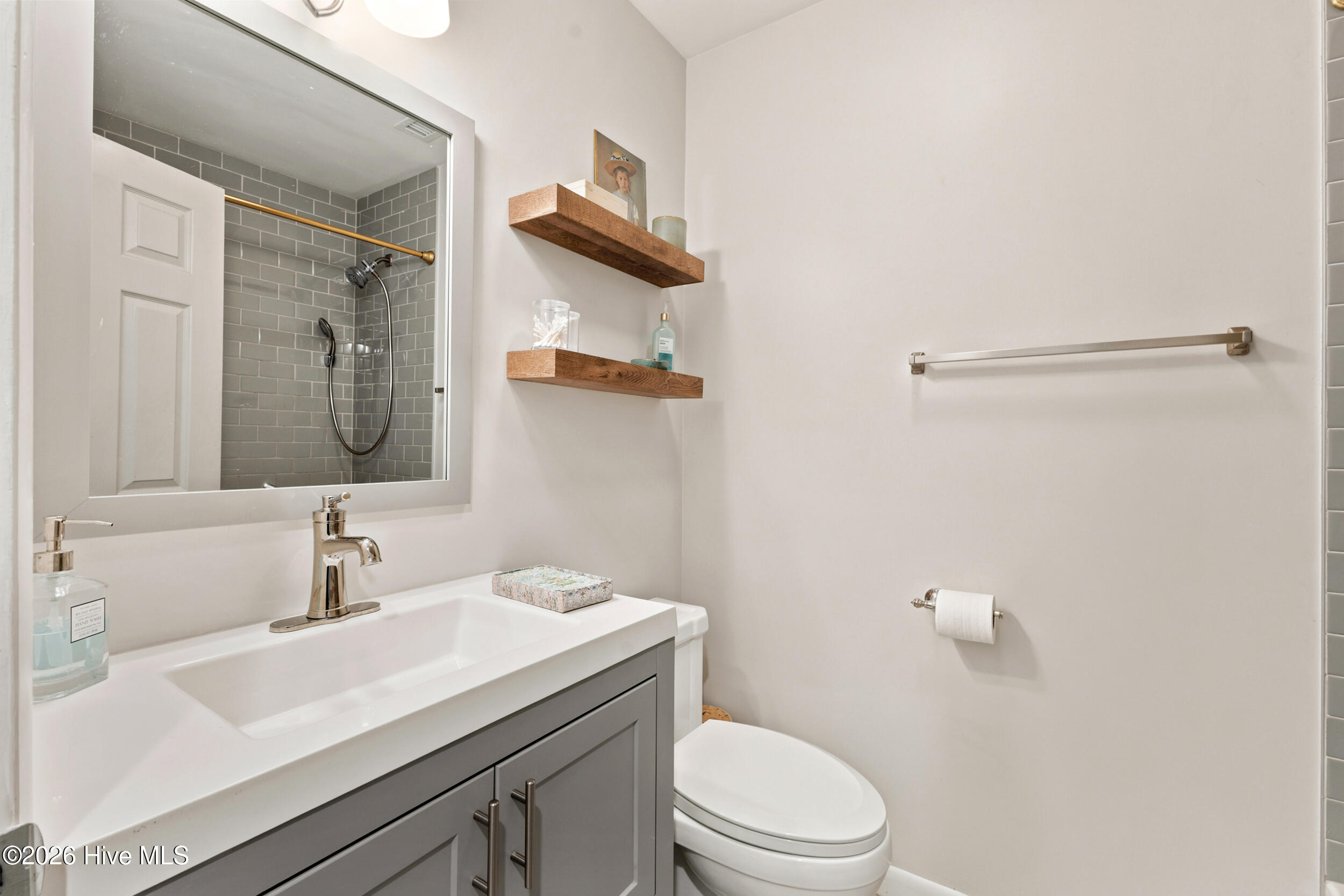 5137 Lord Byron Road