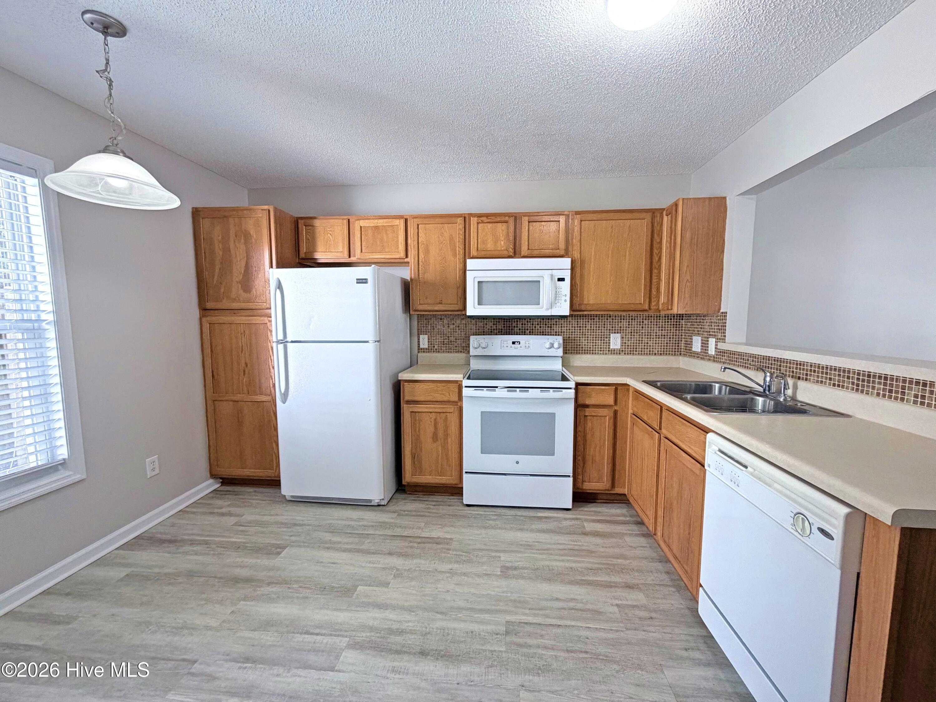 206 Palace Circle