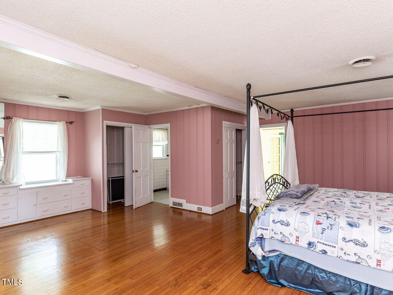 110 W Parker Street