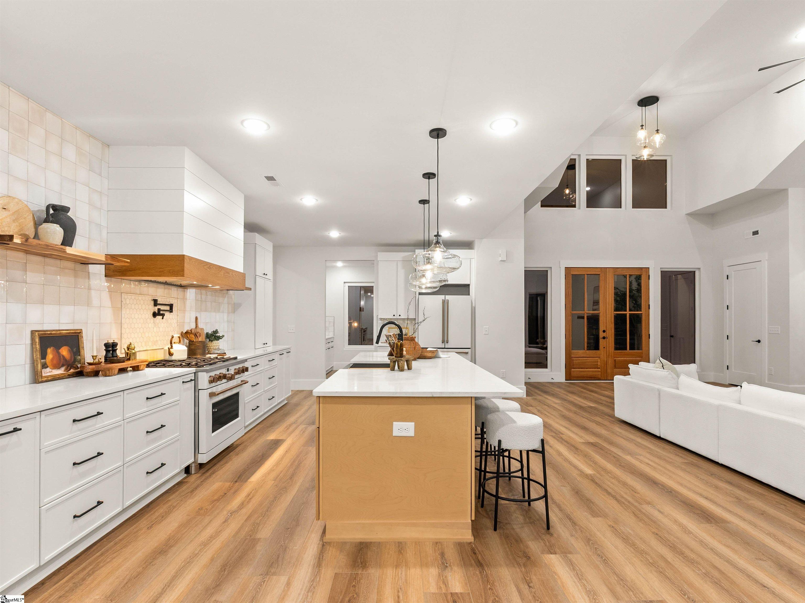 112 Marseille Drive