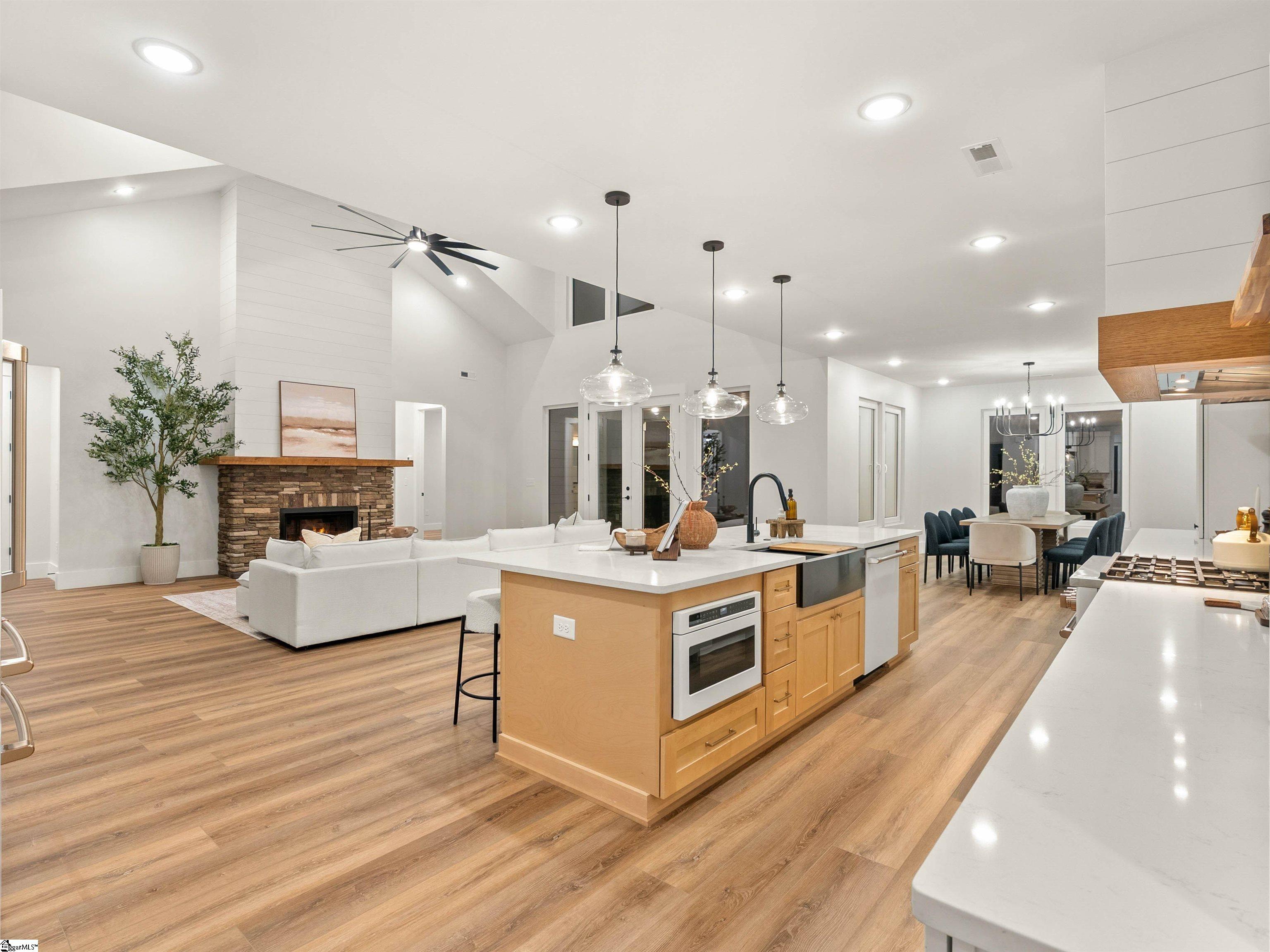 112 Marseille Drive