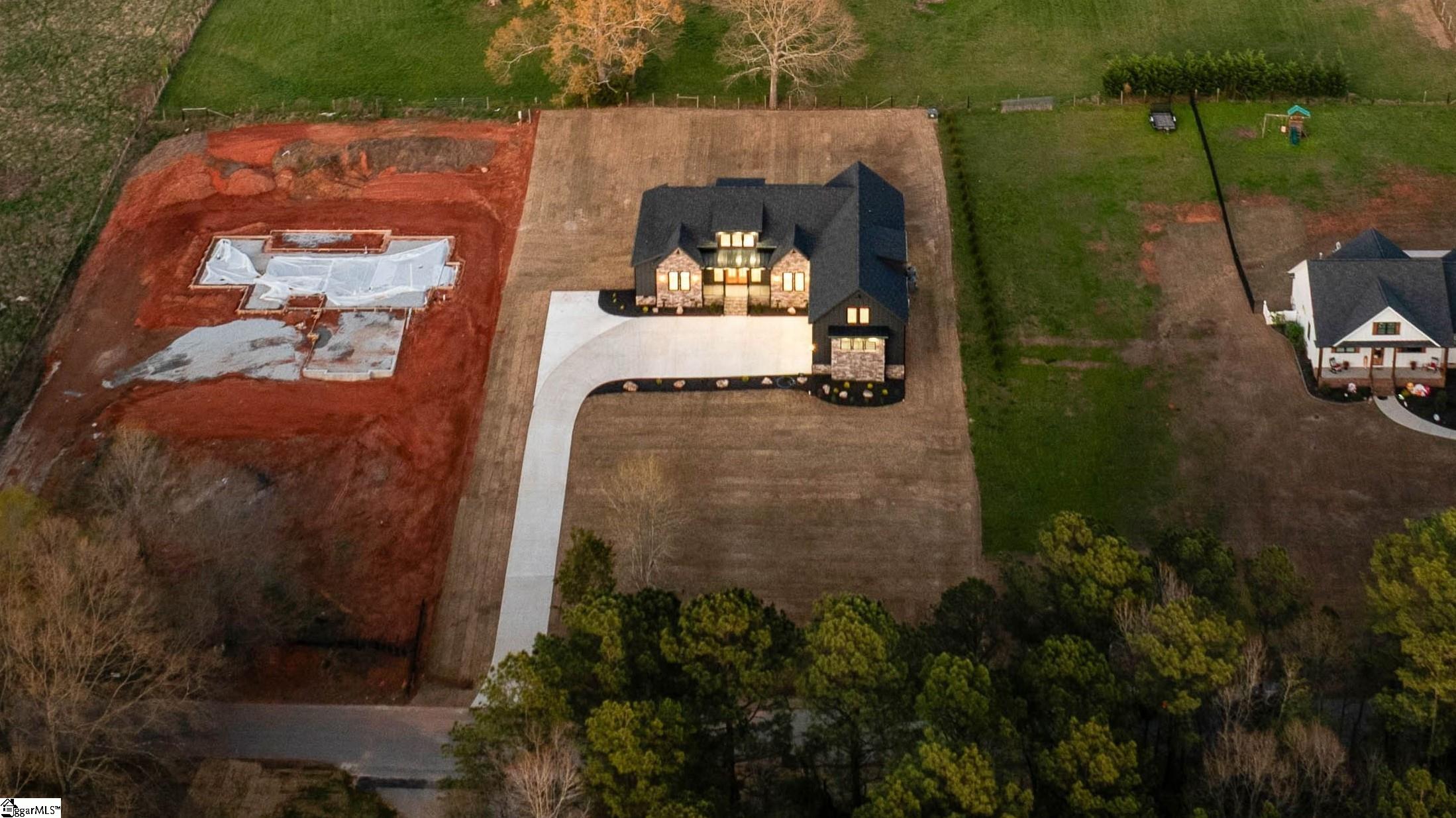 112 Marseille Drive