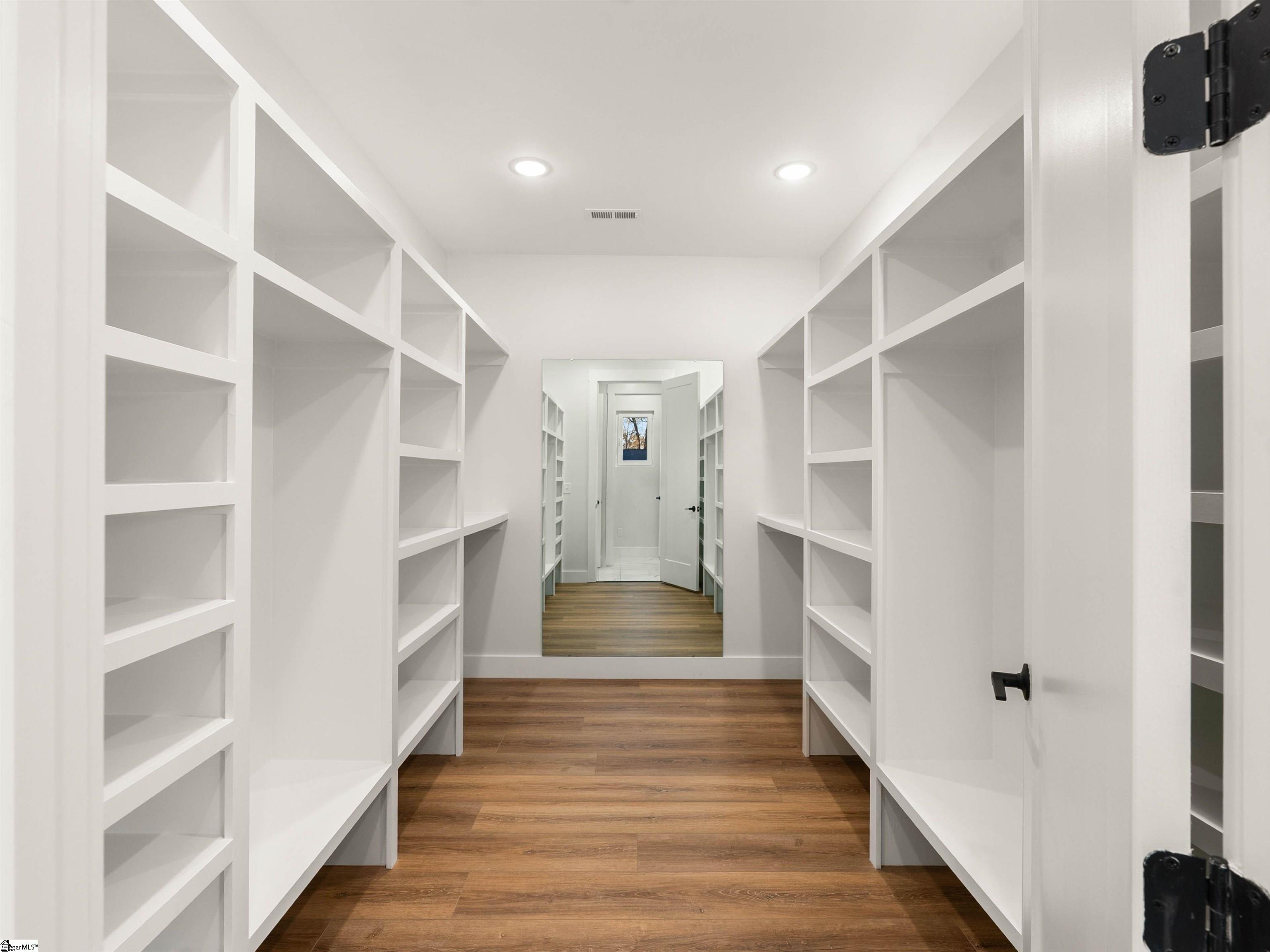 112 Marseille Drive
