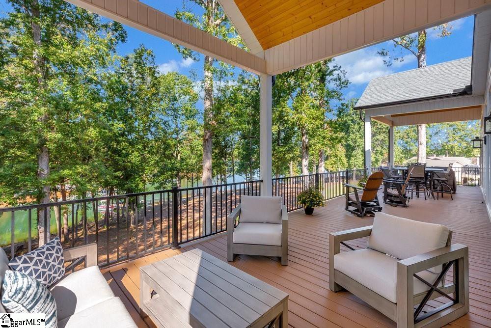 401 Broadwater Circle