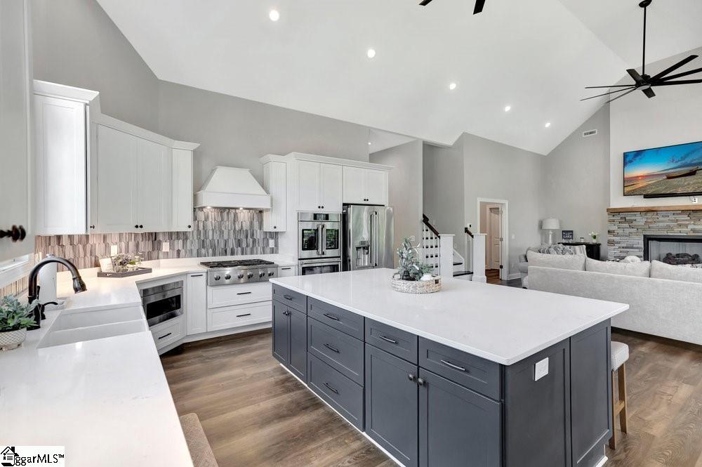 401 Broadwater Circle