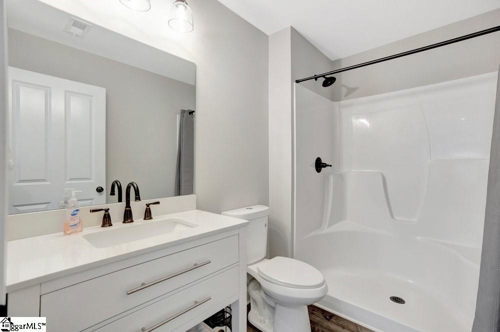 401 Broadwater Circle