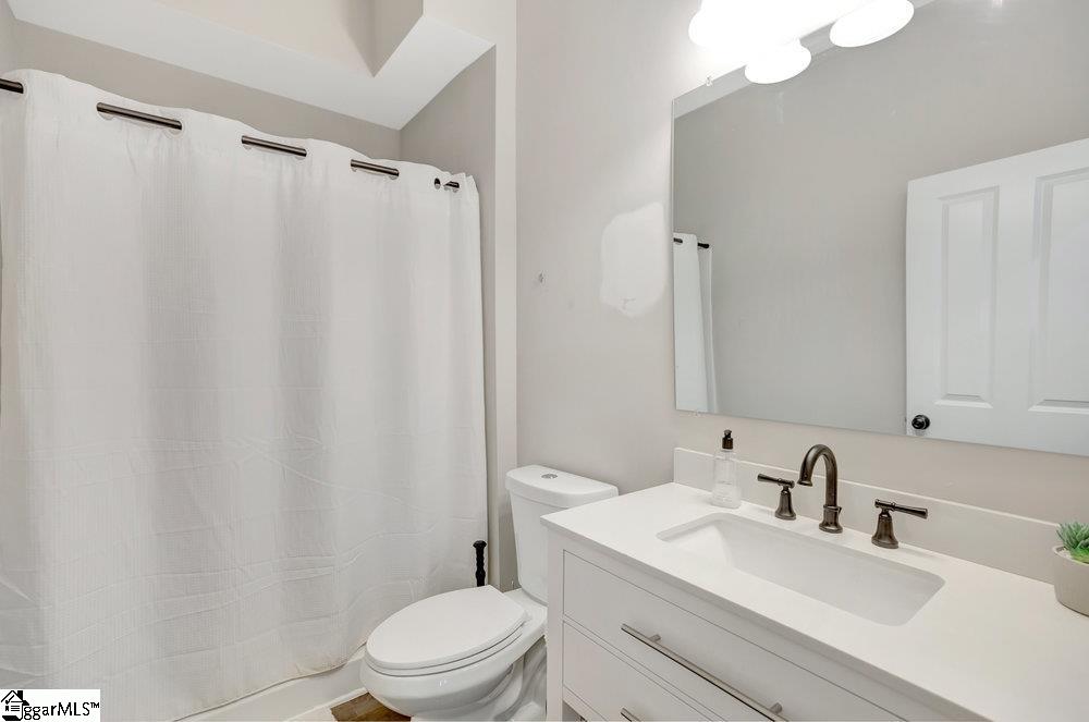 401 Broadwater Circle