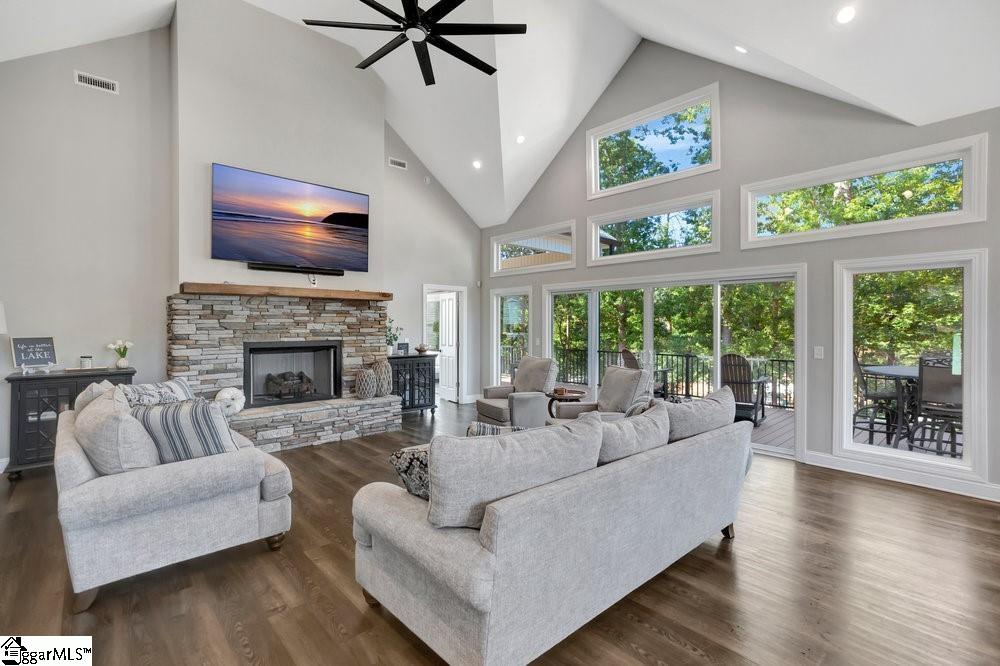 401 Broadwater Circle