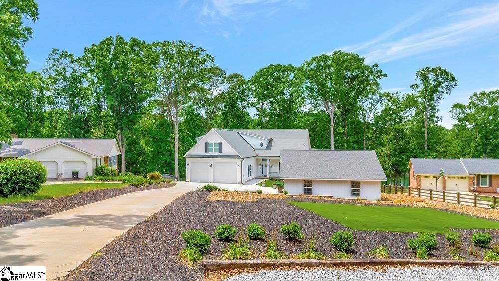 401 Broadwater Circle