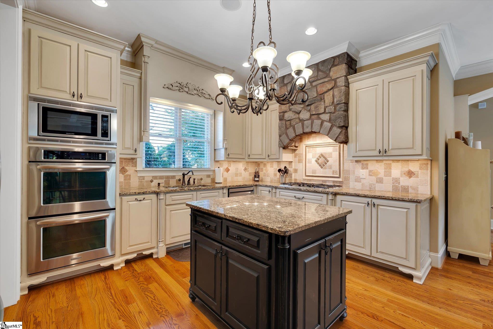 10 Travertine Court