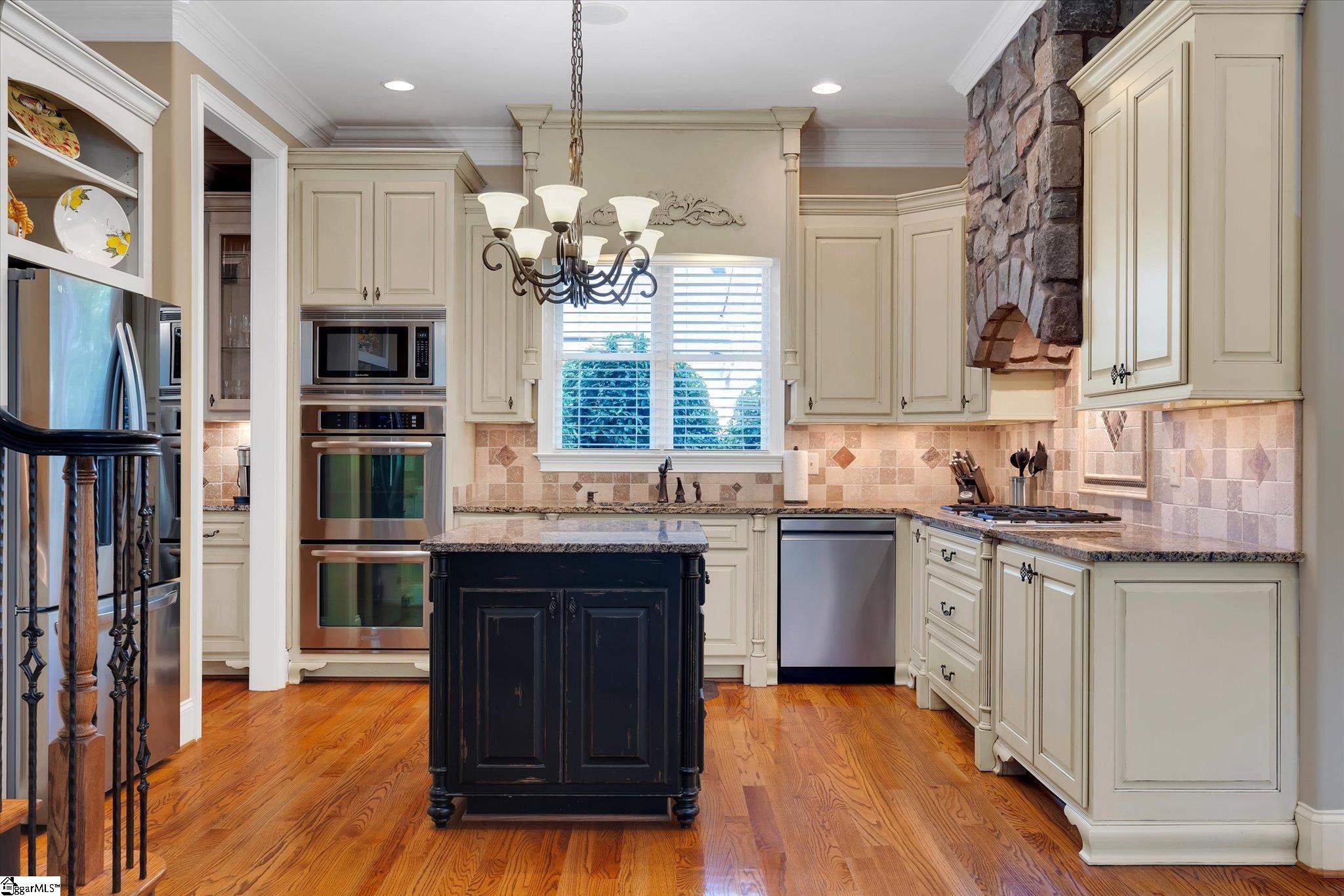 10 Travertine Court