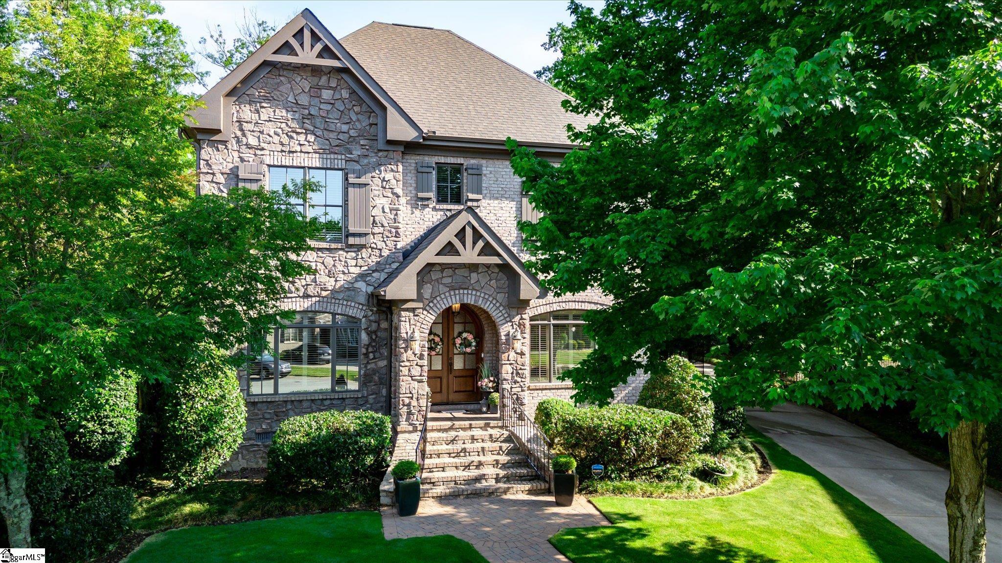 10 Travertine Court