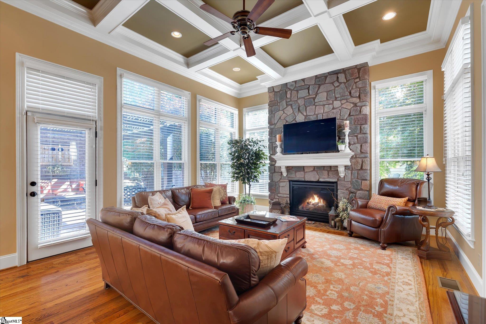 10 Travertine Court
