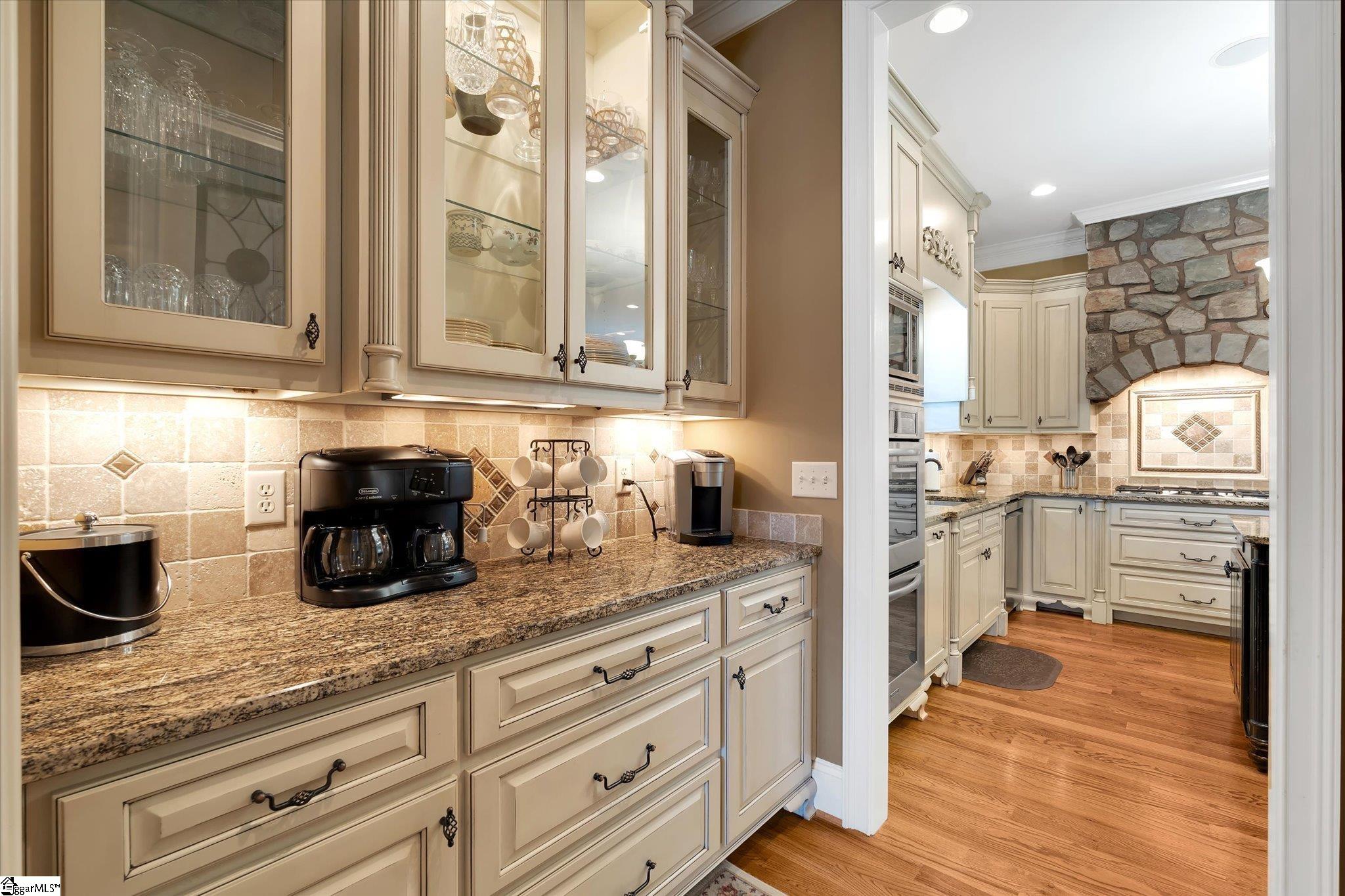 10 Travertine Court
