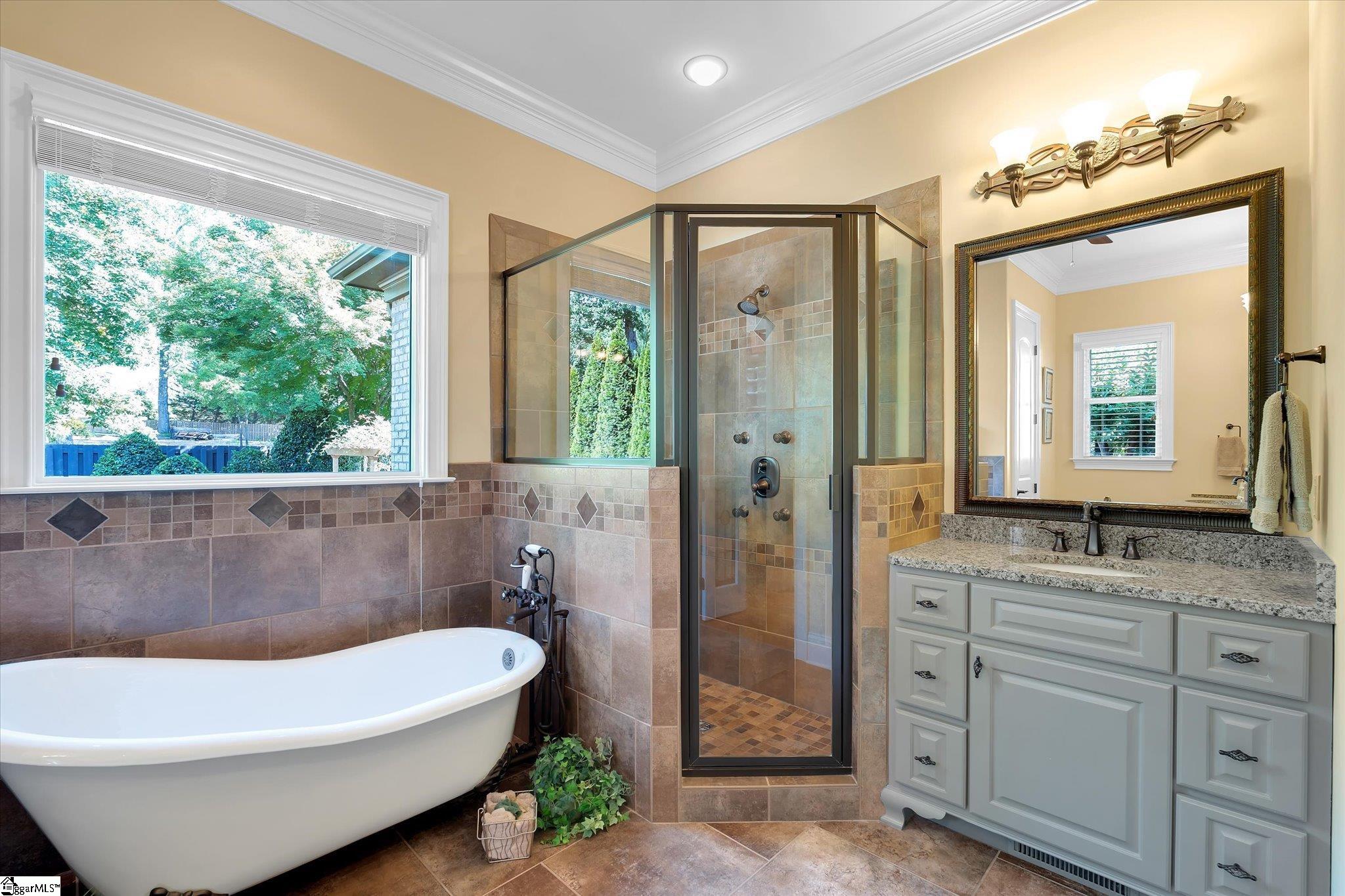 10 Travertine Court