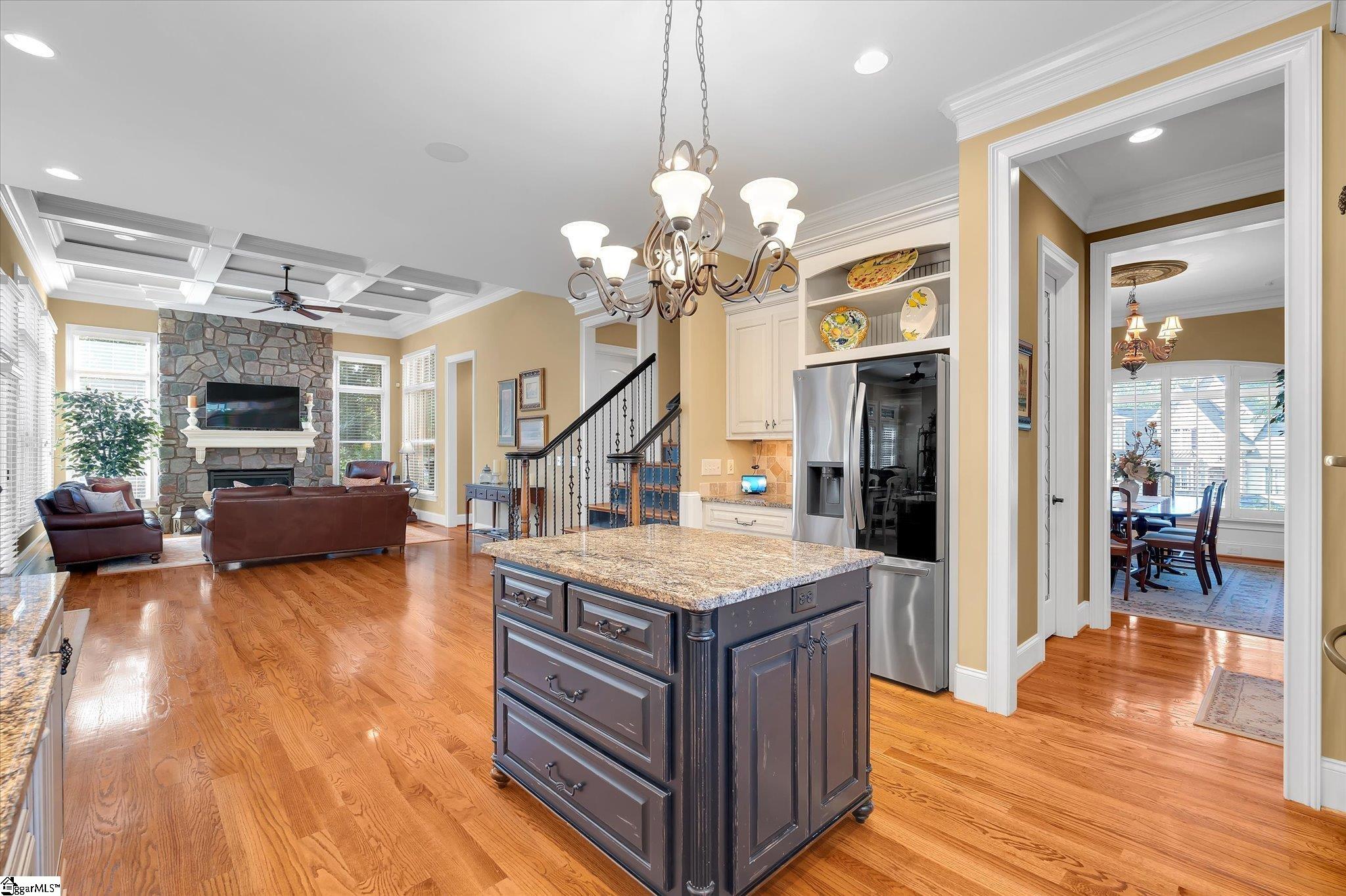 10 Travertine Court