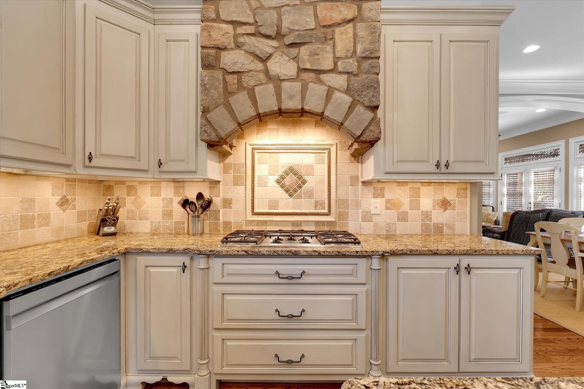 10 Travertine Court