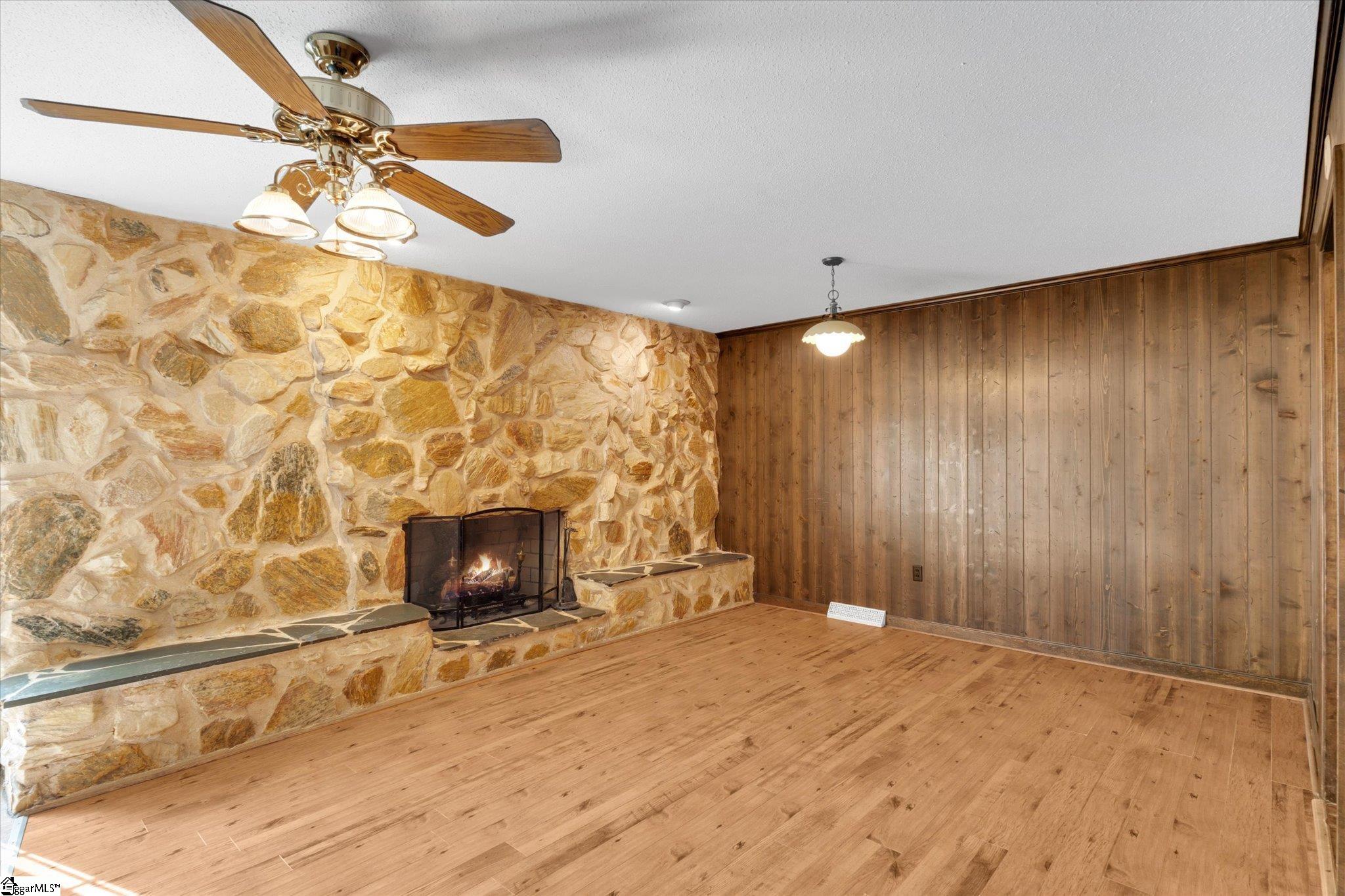 2114 Karen Lane