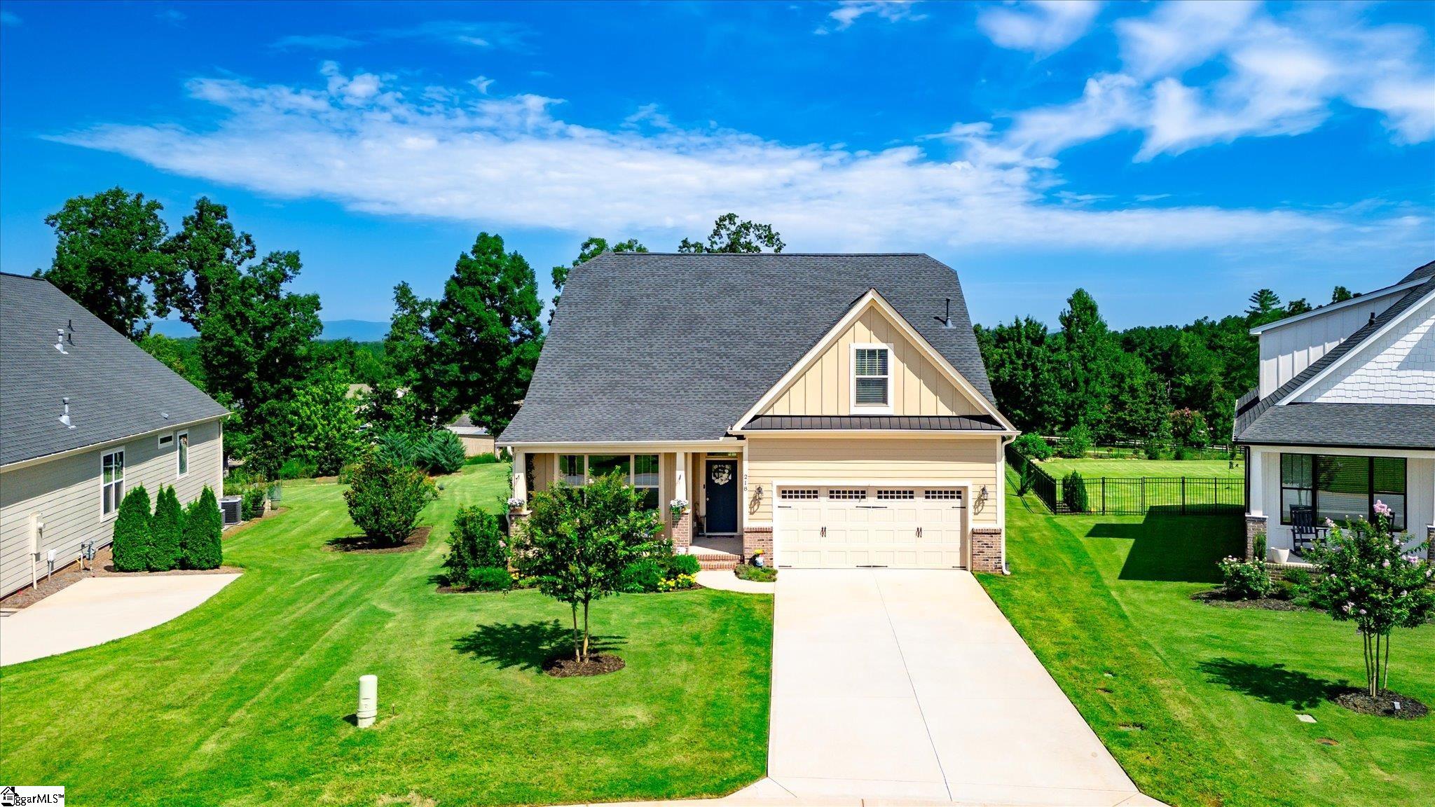 218 Montview Circle