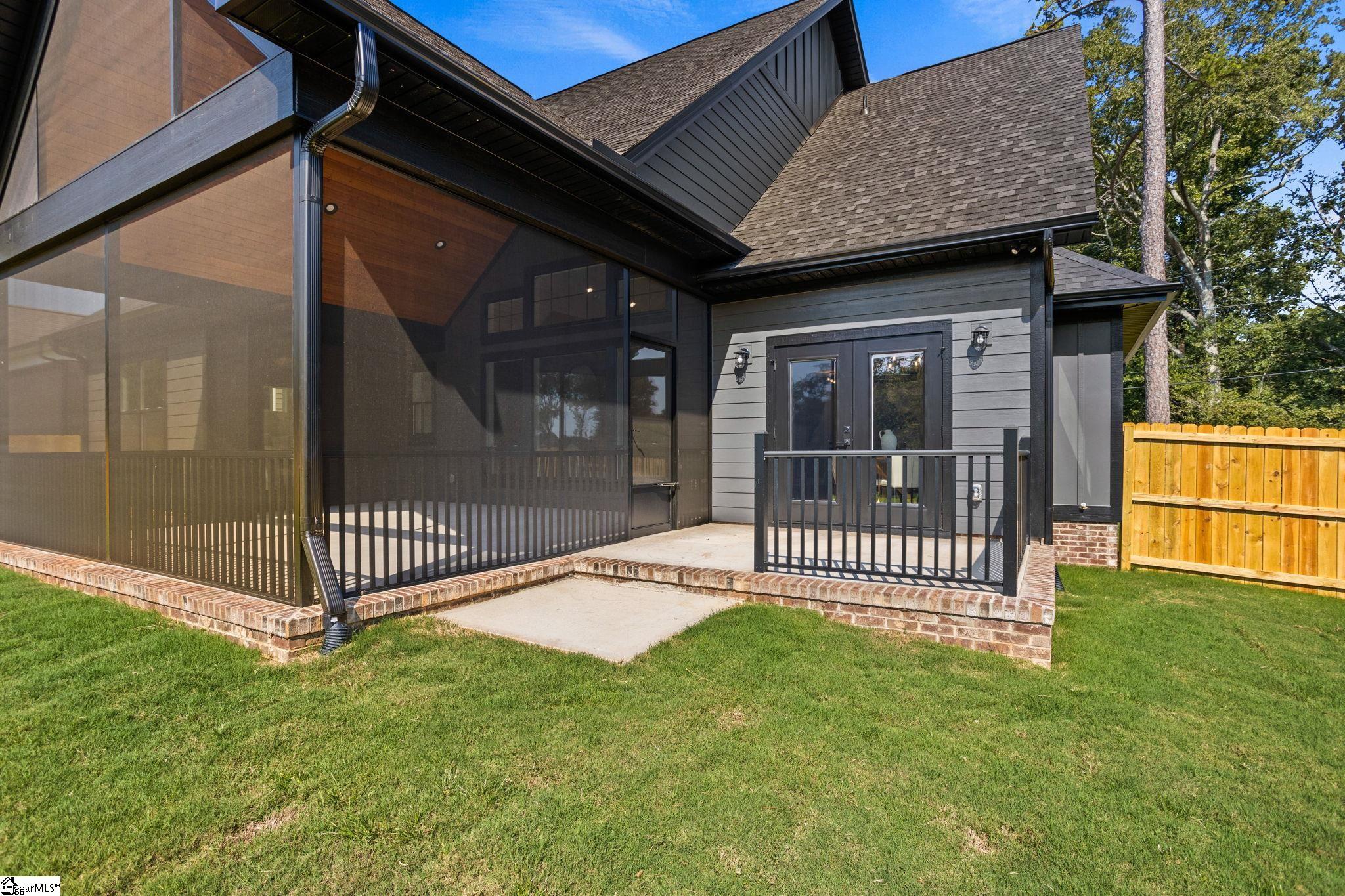 208 Forest Park Drive