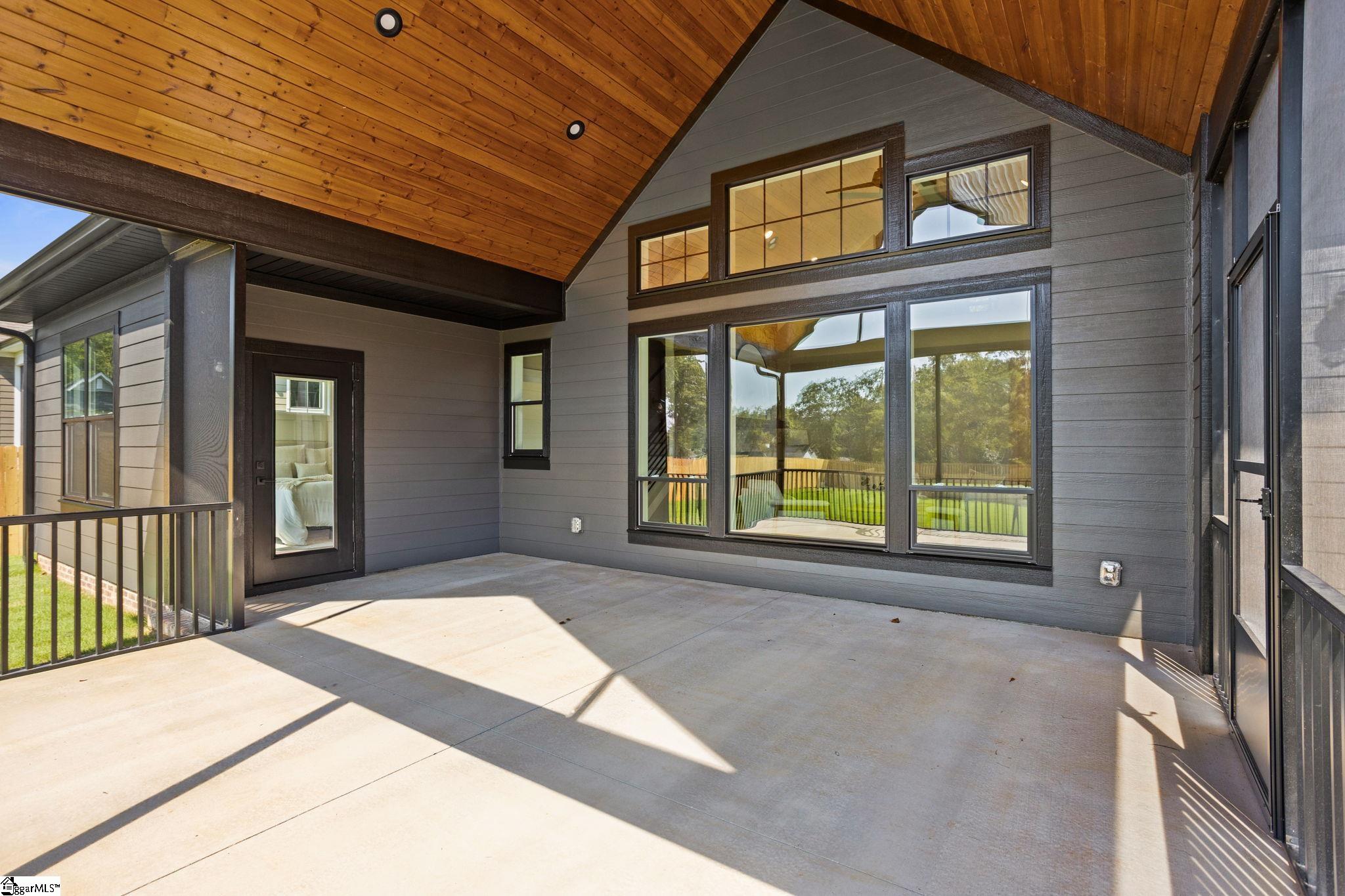 208 Forest Park Drive