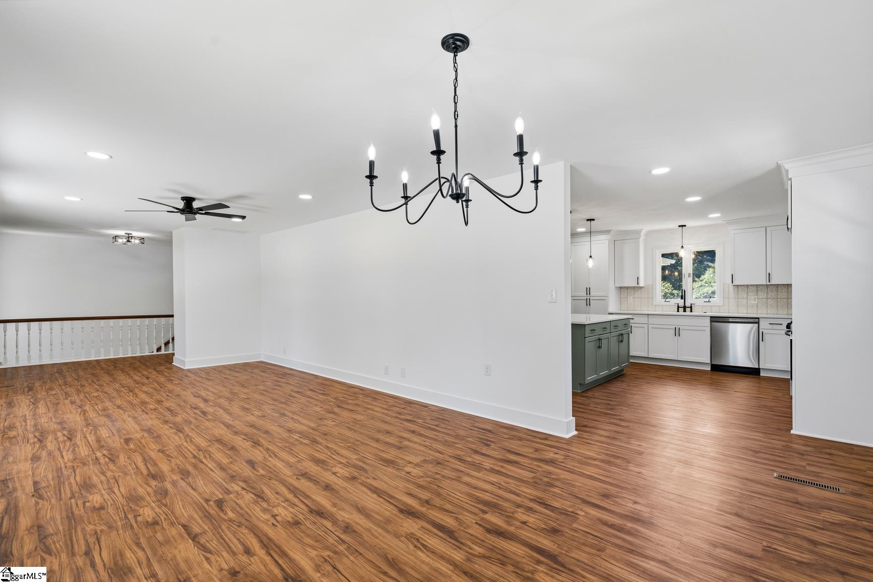 208 Williamsburg Road