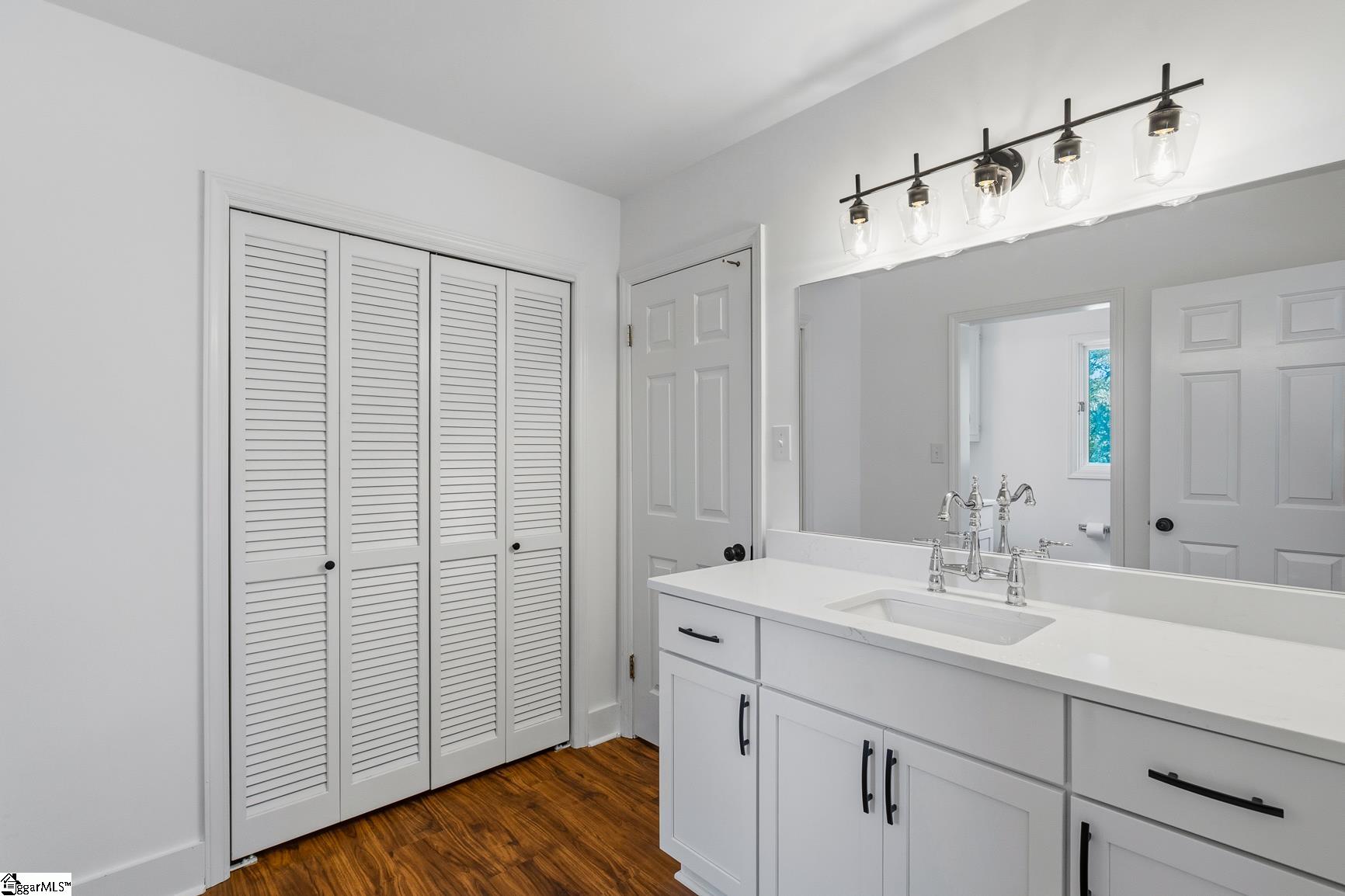 208 Williamsburg Road