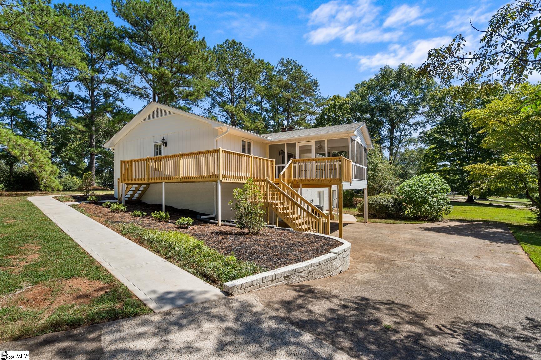 208 Williamsburg Road
