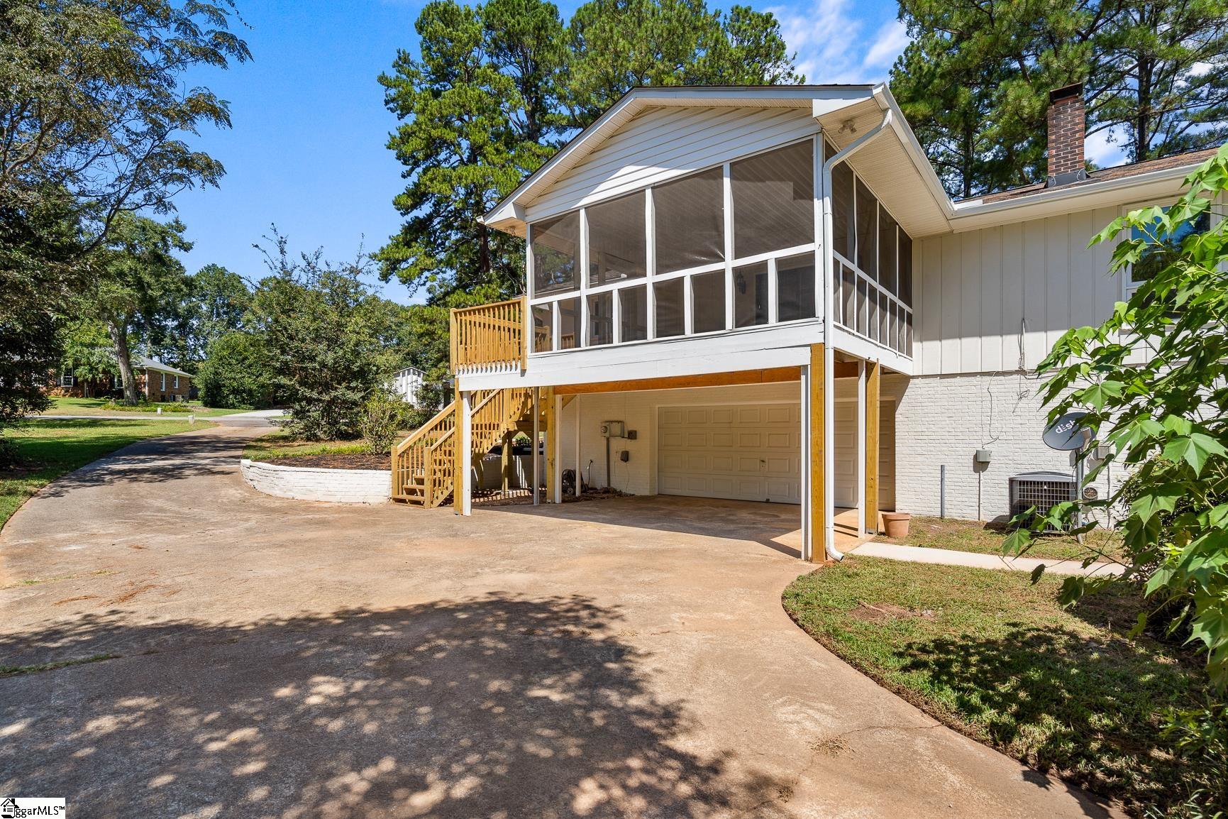 208 Williamsburg Road