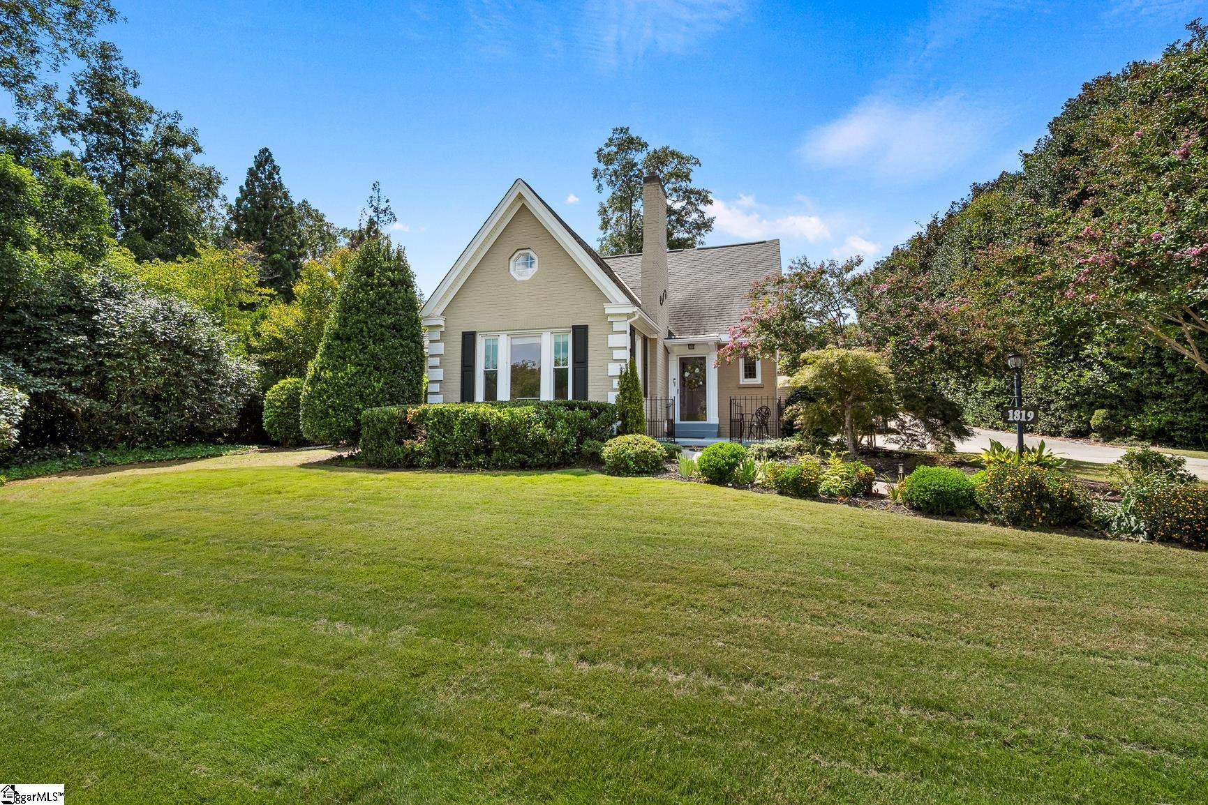 1819 Club Drive