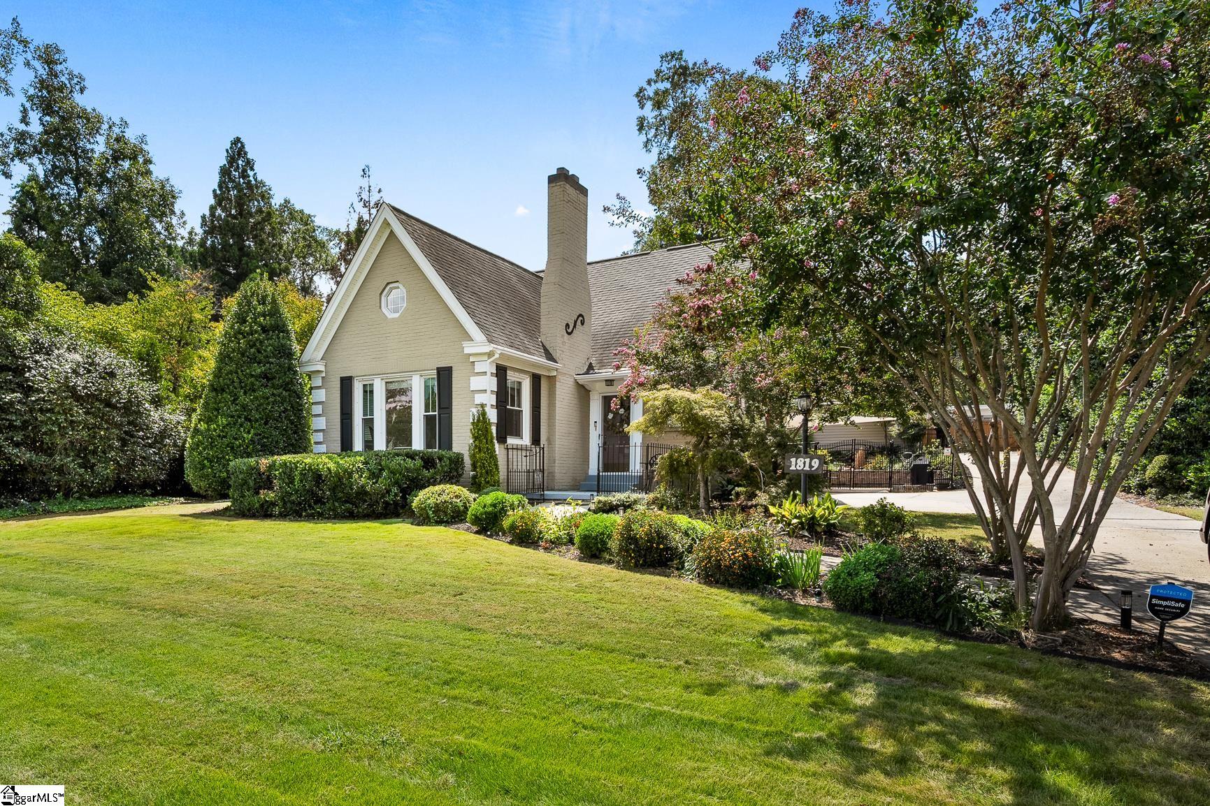 1819 Club Drive