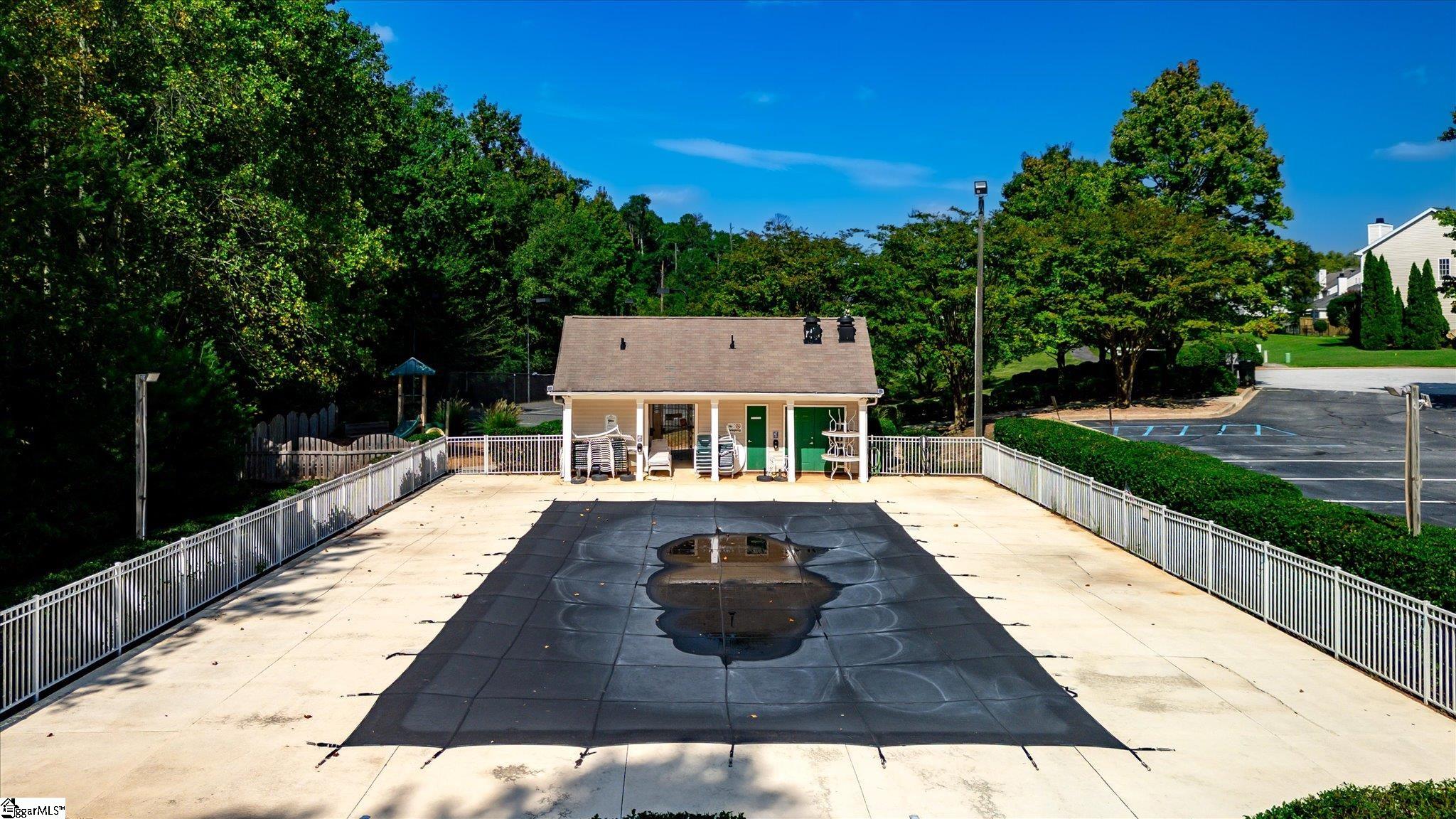 412 Woodruff Lake Way