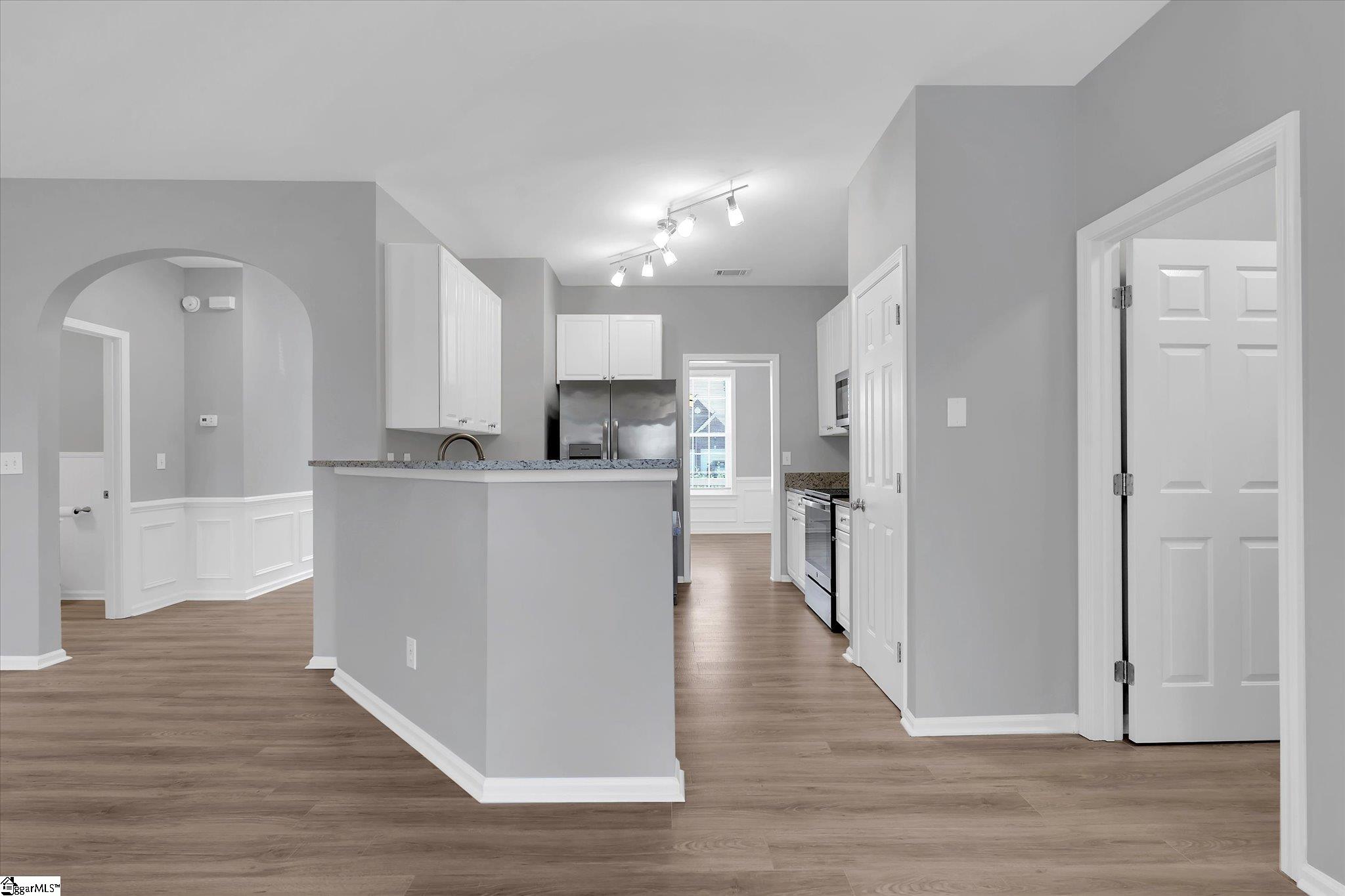 412 Woodruff Lake Way