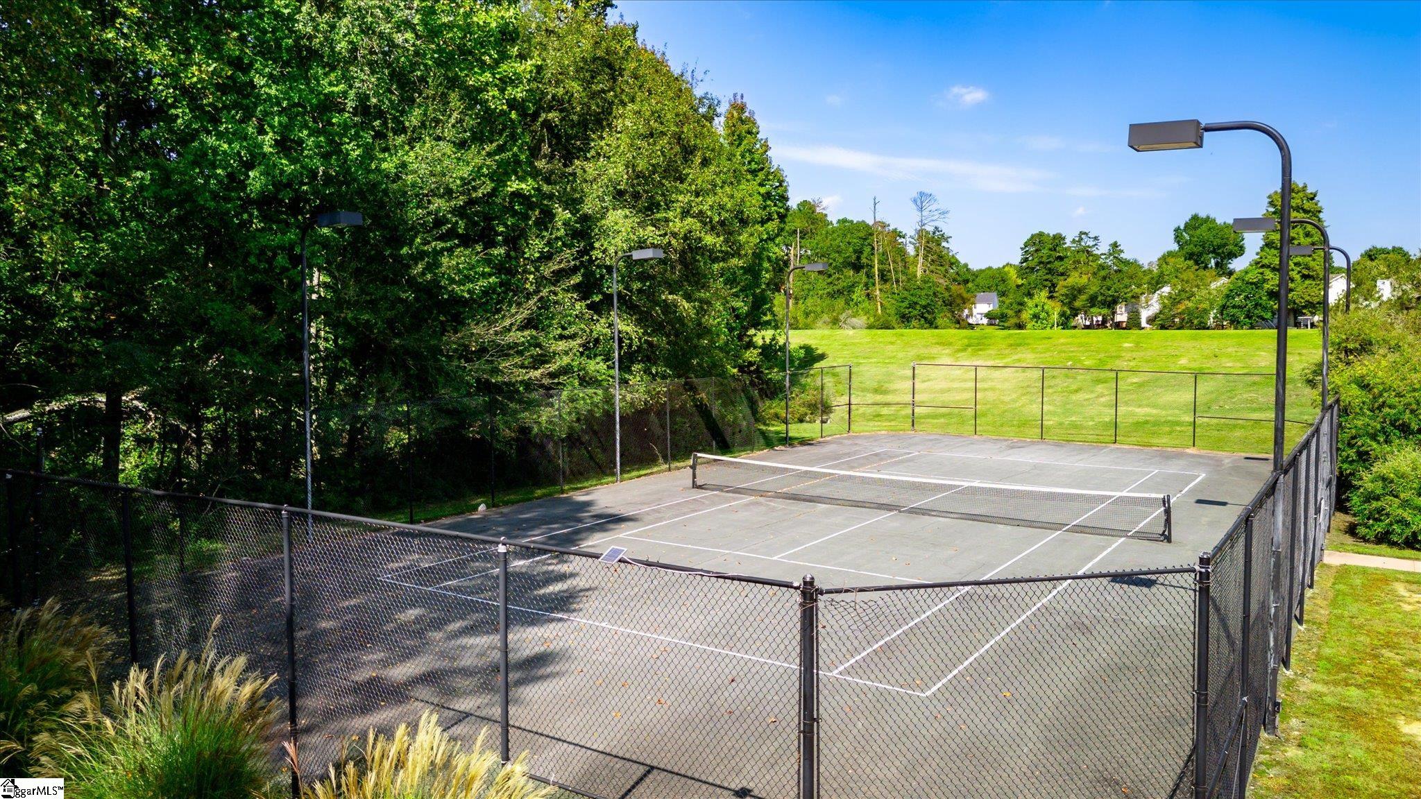 412 Woodruff Lake Way