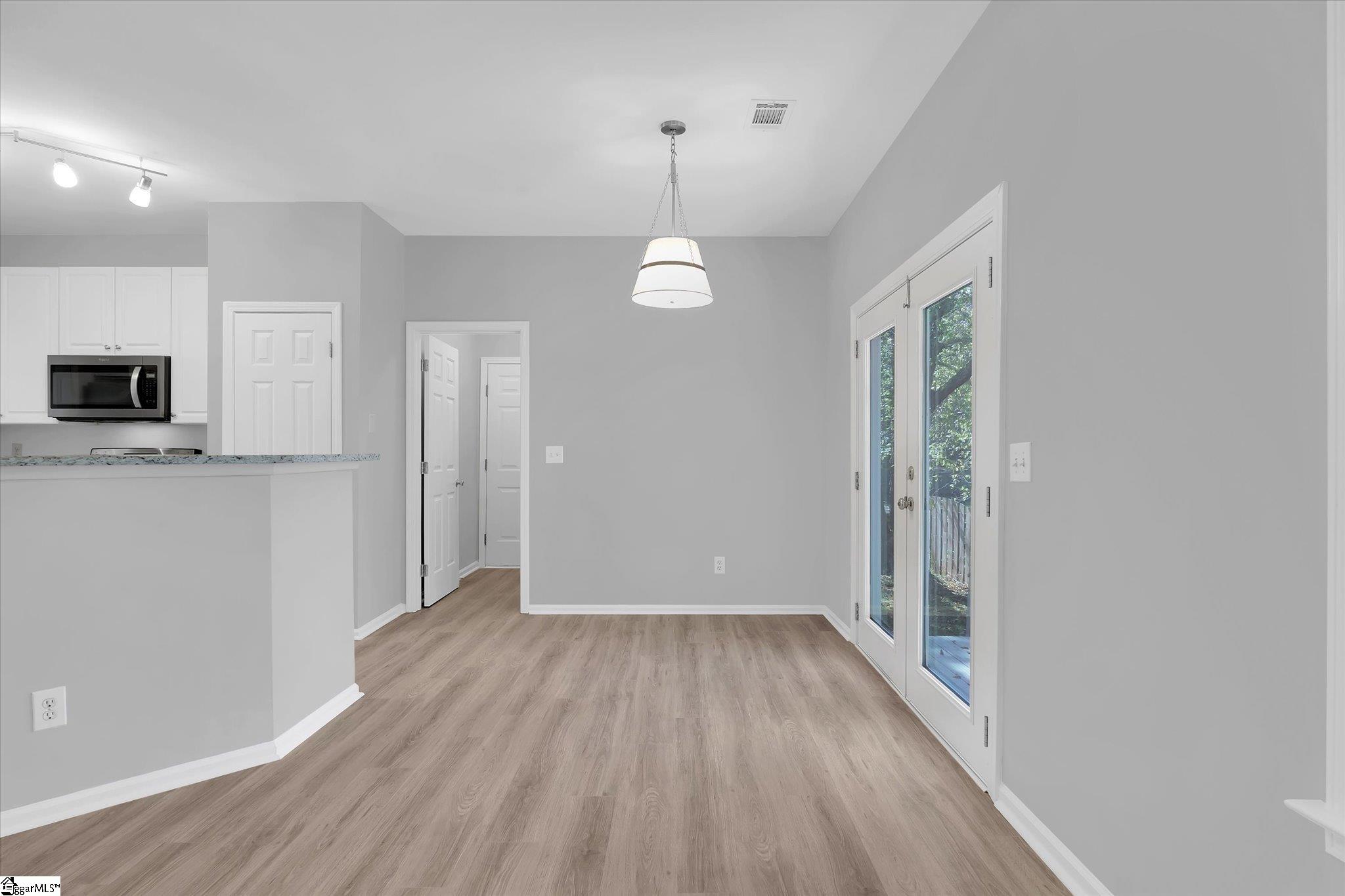 412 Woodruff Lake Way