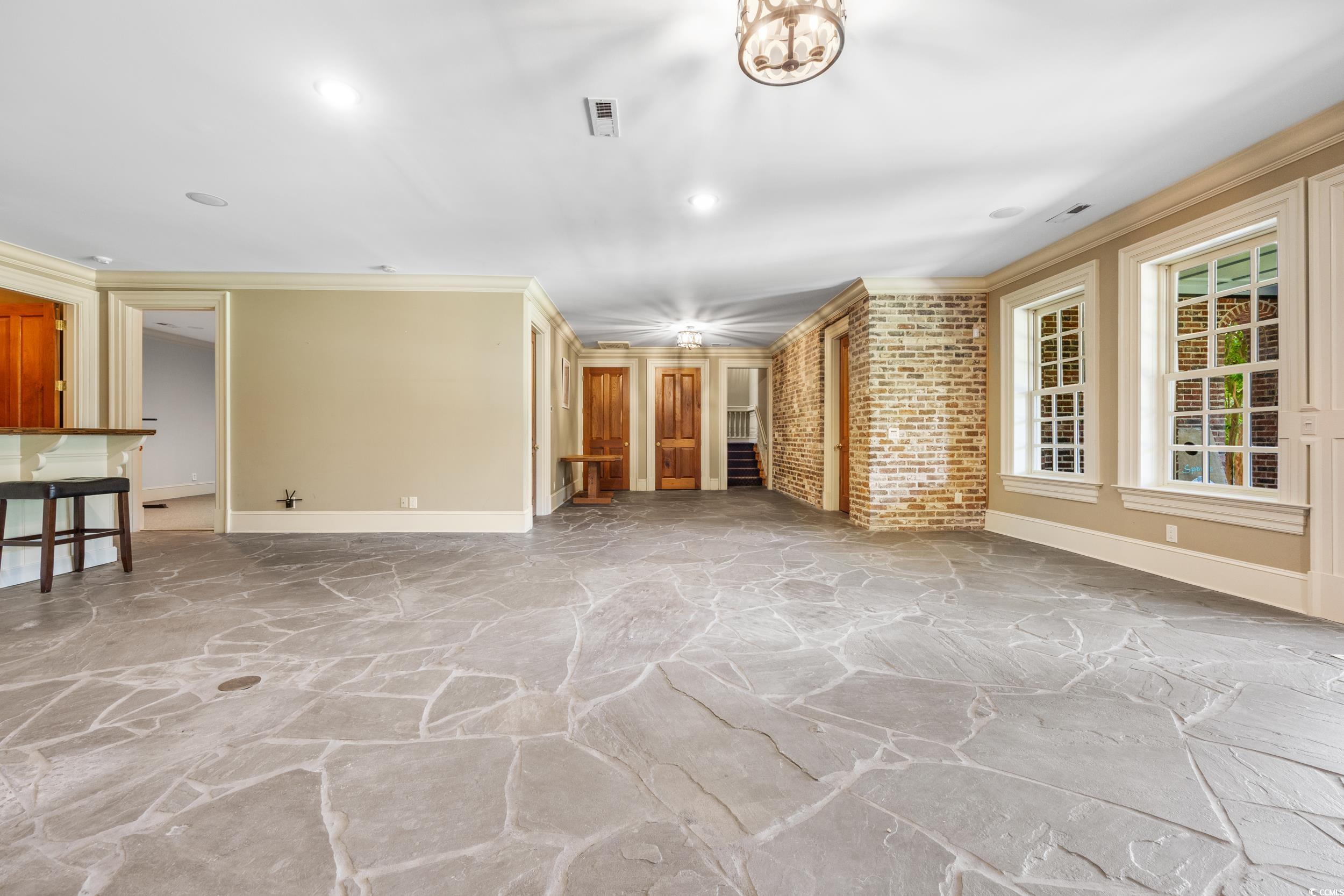 9502 Lake Dr.
