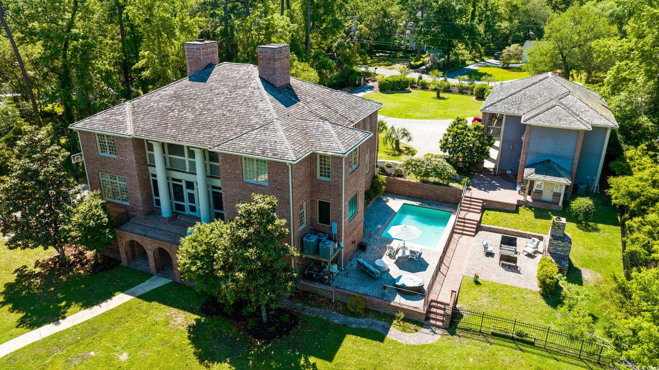 9502 Lake Dr.