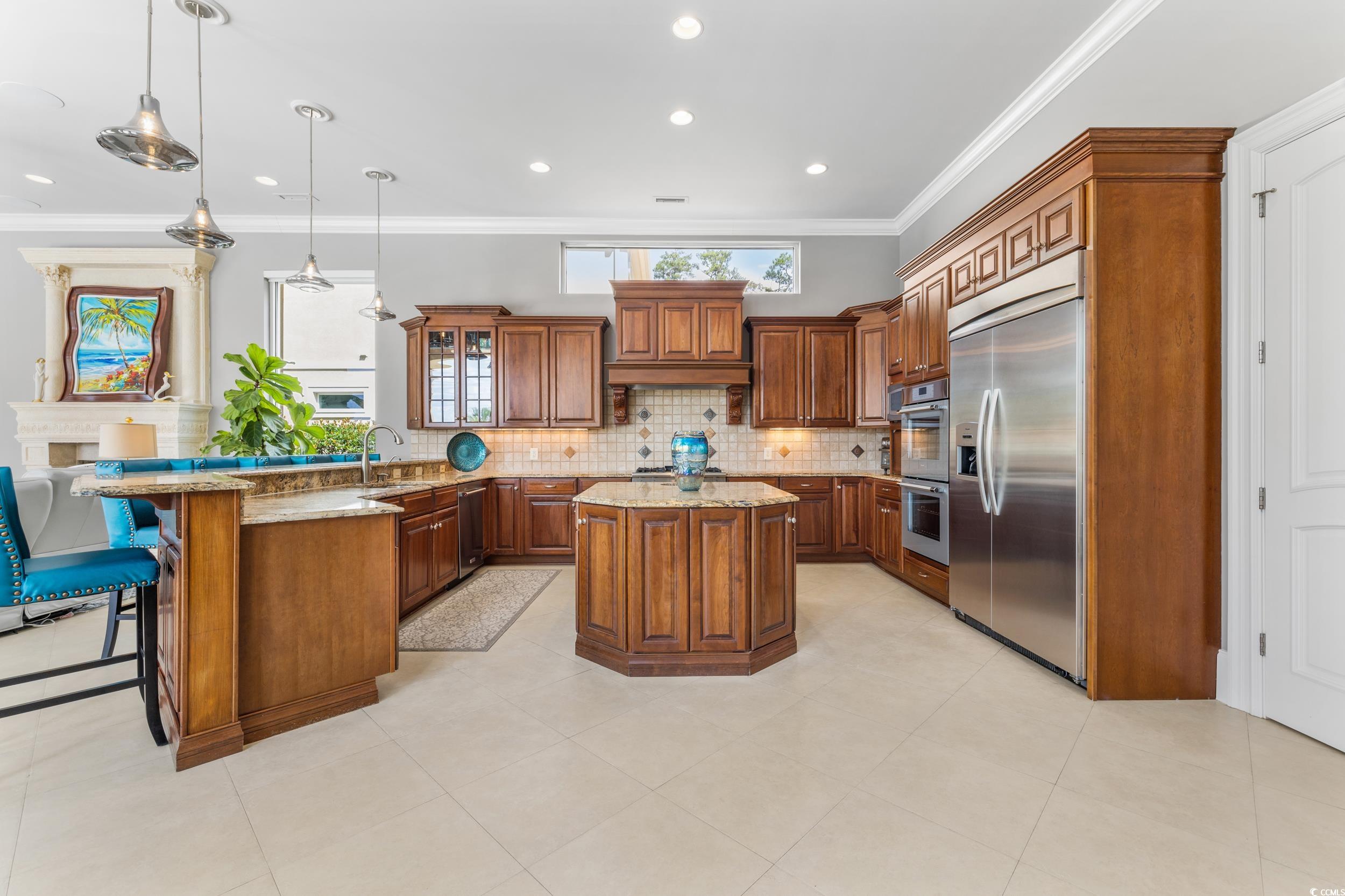 9285 Marina Pkwy.