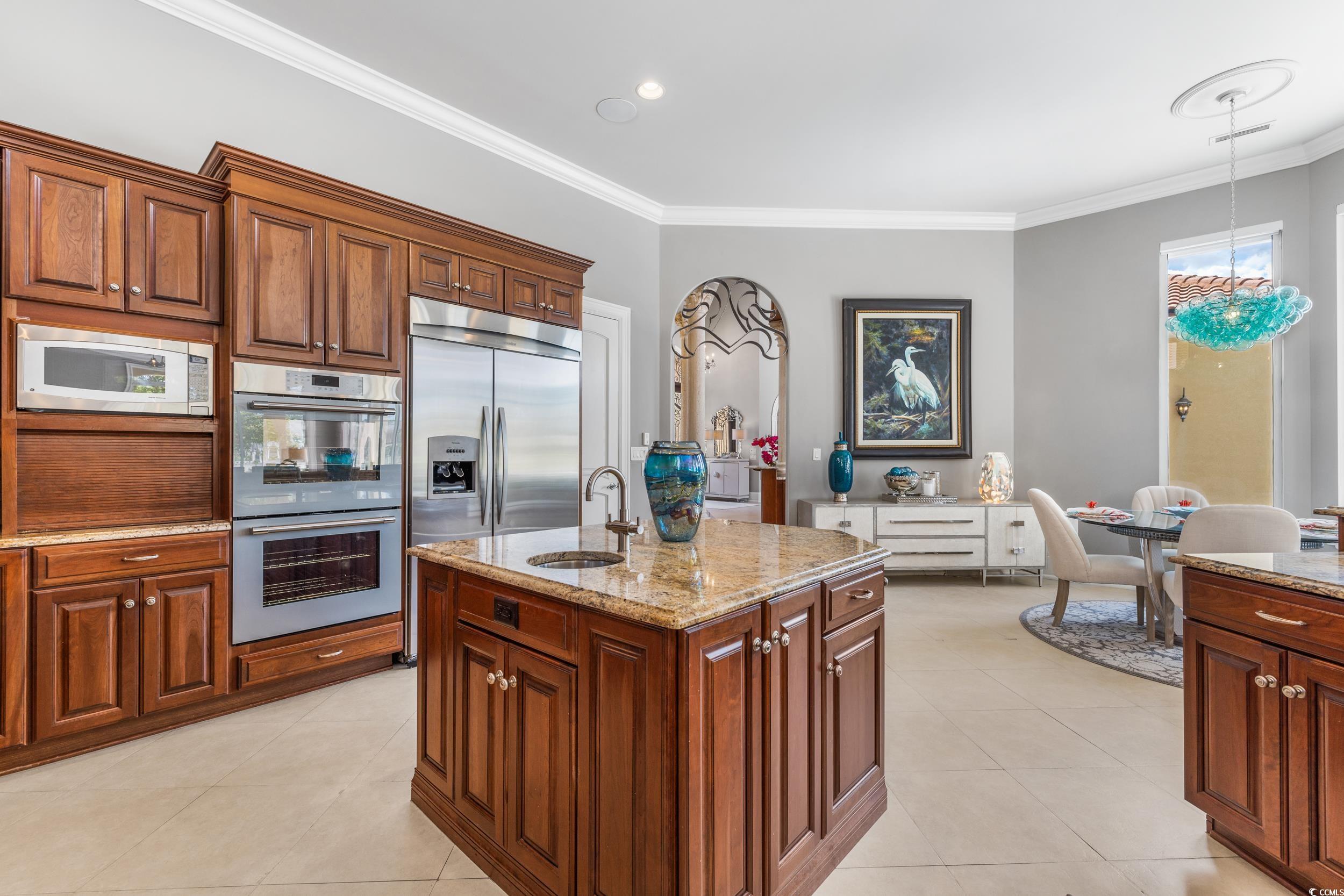 9285 Marina Pkwy.