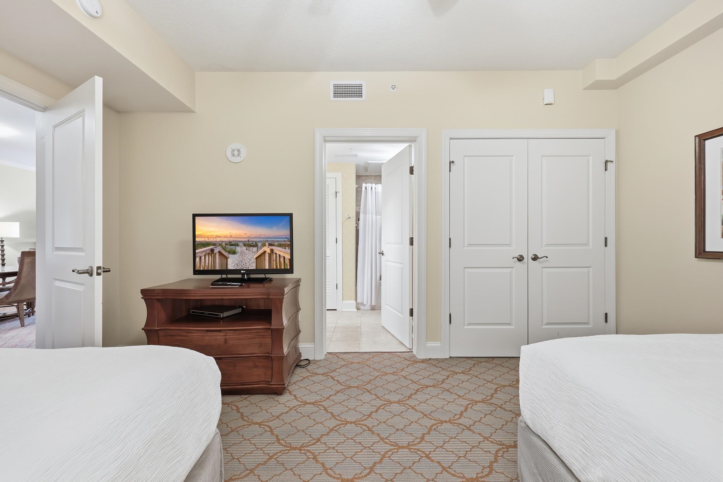8121 Amalfi Pl. Unit: 4-404