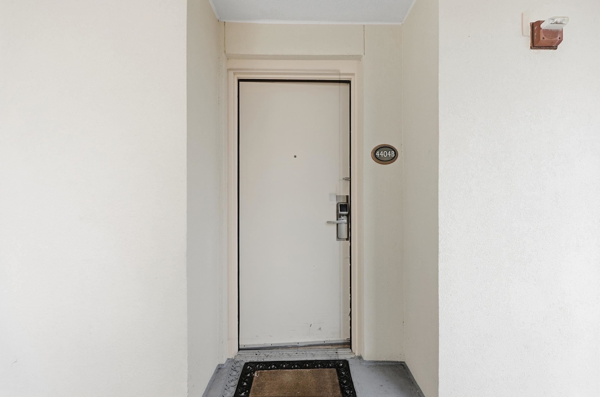 8121 Amalfi Pl. Unit: 4-404