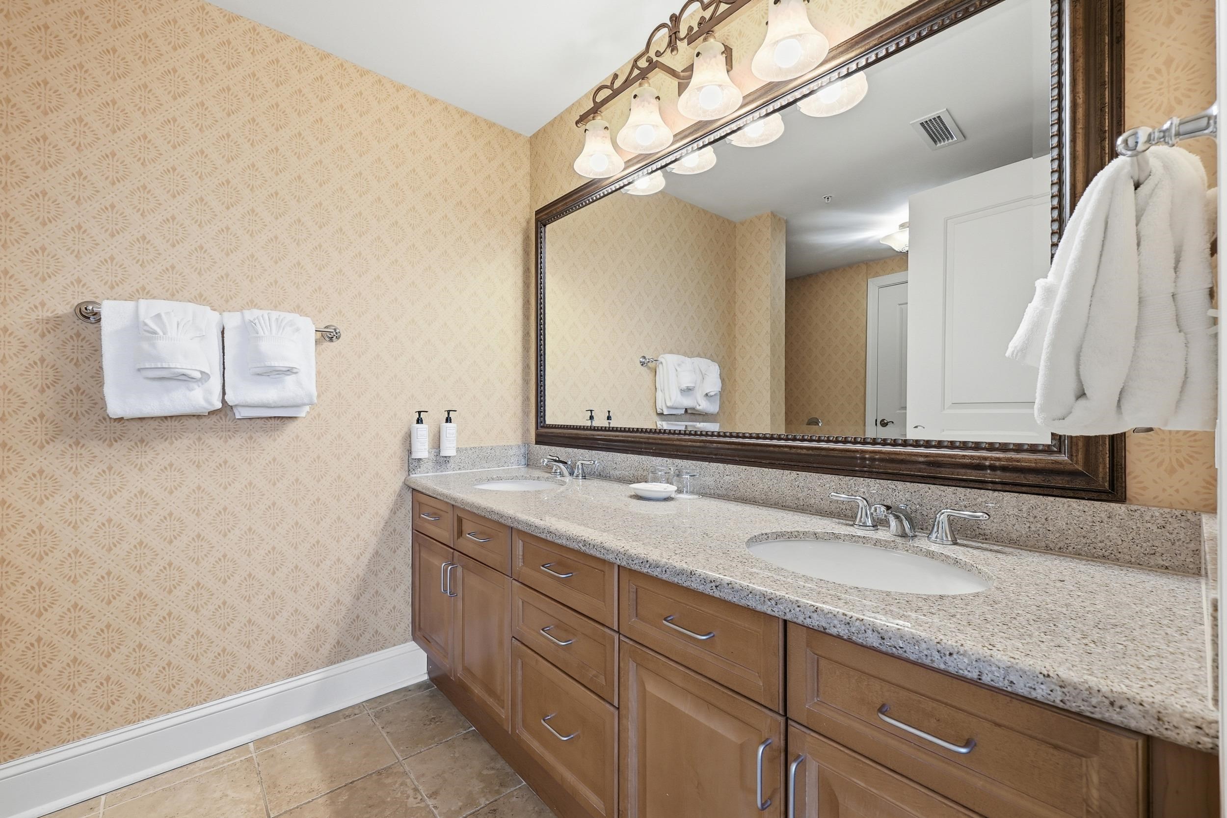 8121 Amalfi Pl. Unit: 4-404